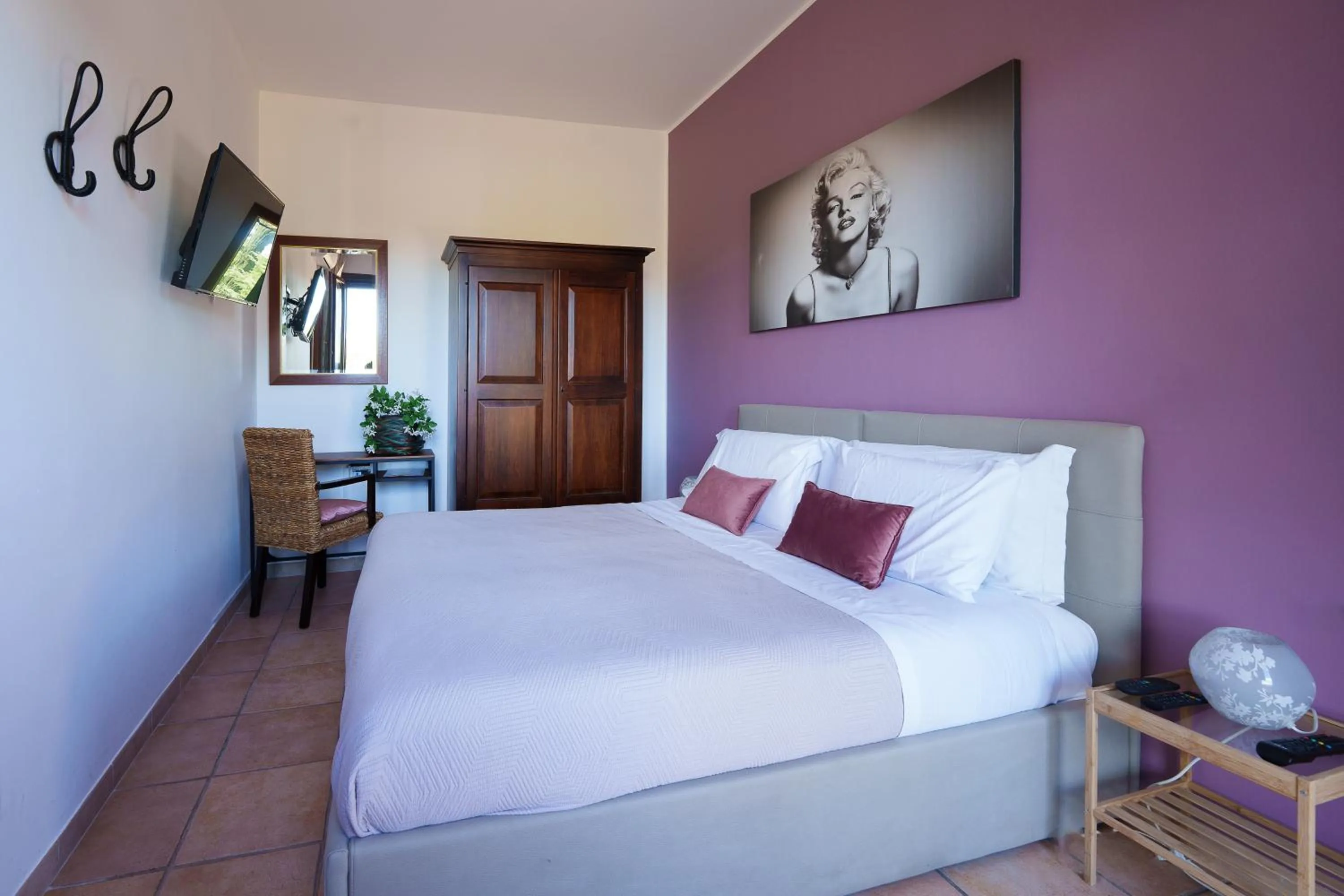 Bed in La Dolce Vita