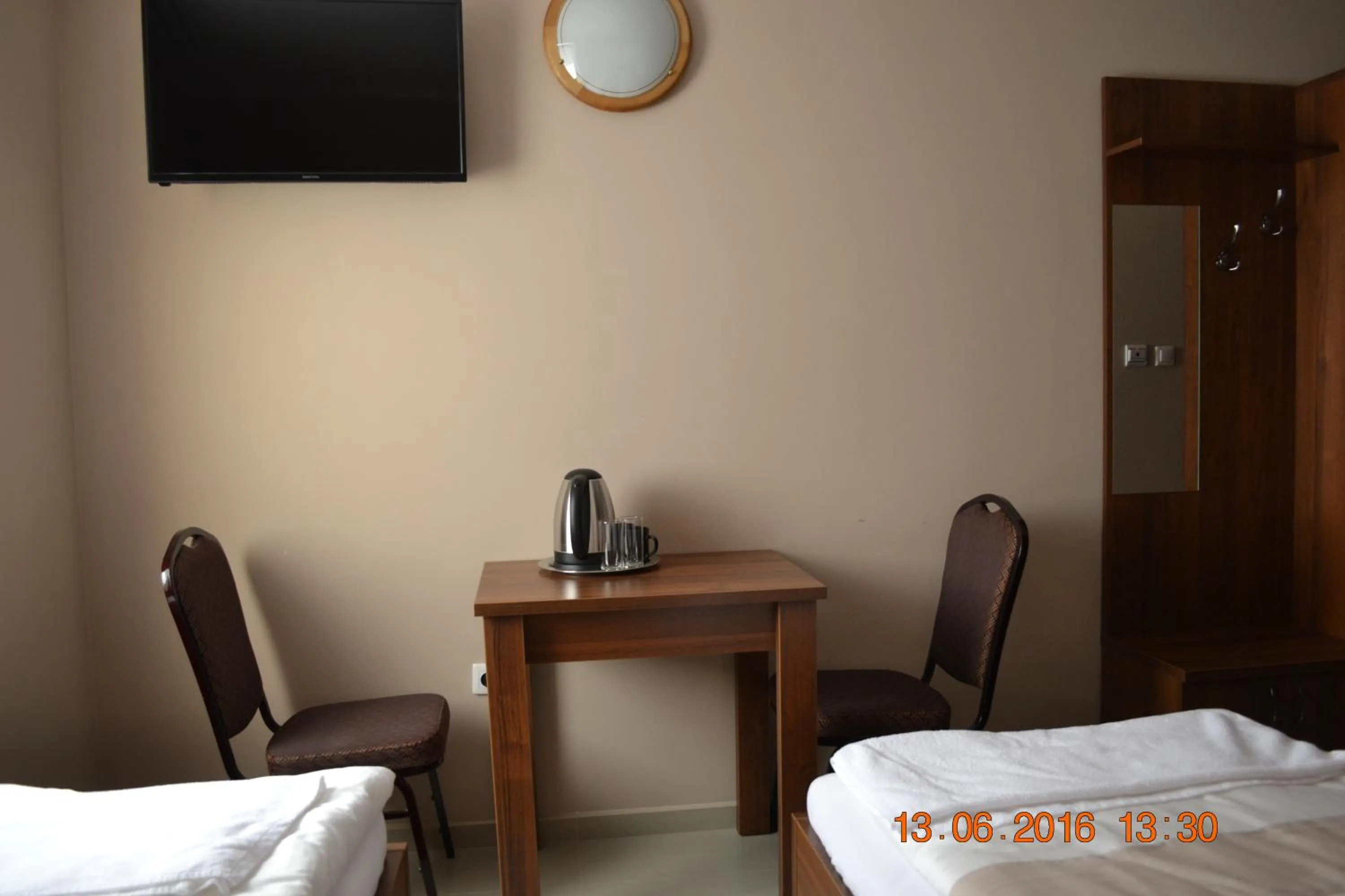 Photo of the whole room, Bed in Hotelik Karter
