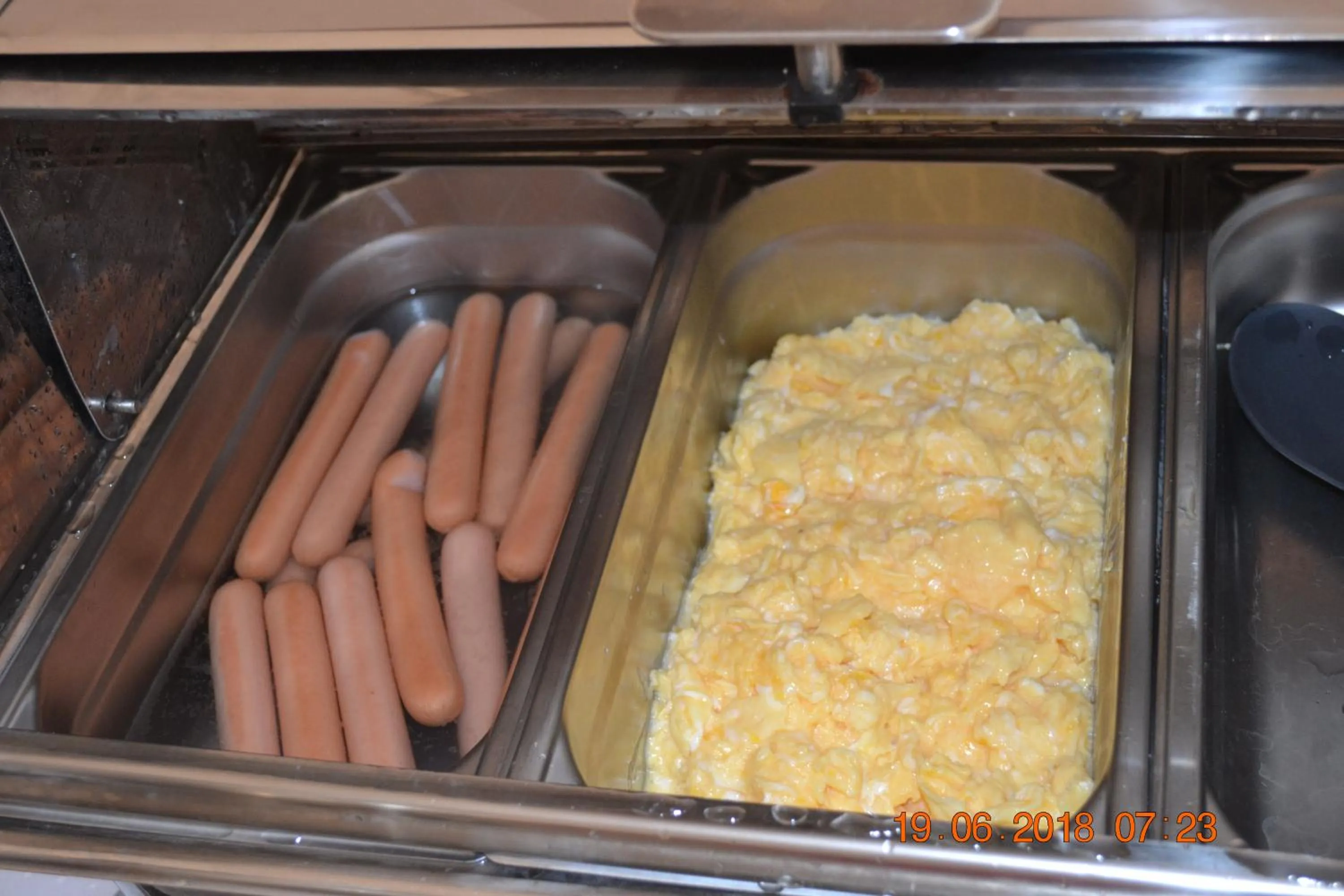 Breakfast in Hotelik Karter