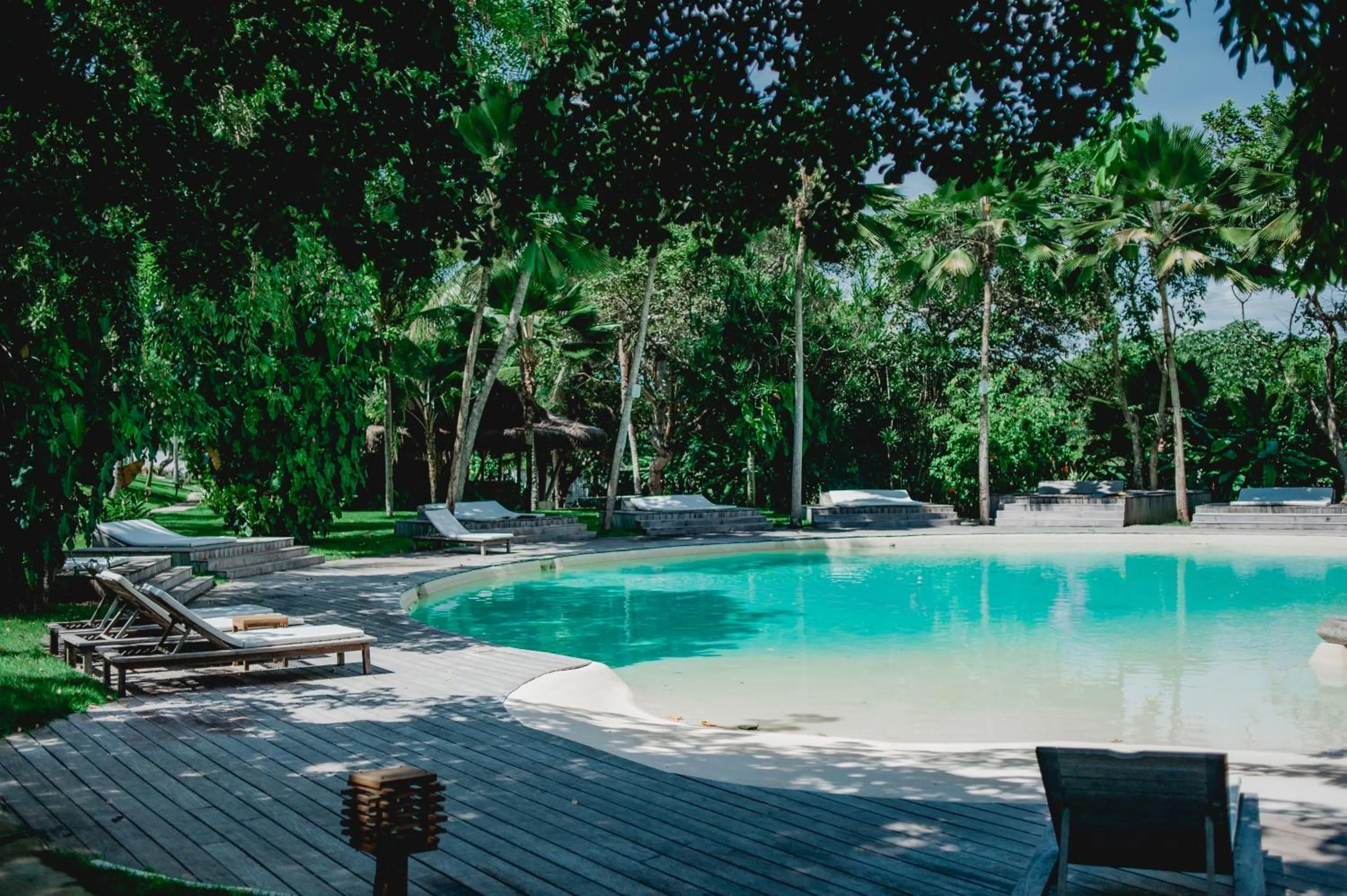 Swimming pool in Madeiro Beach Hotel
