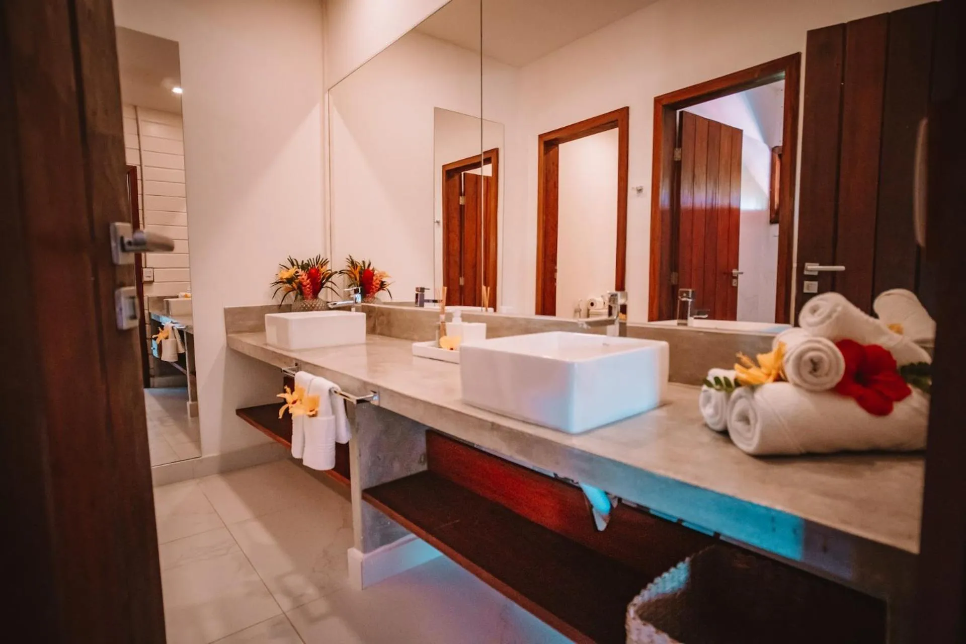 Bathroom in Madeiro Beach Hotel