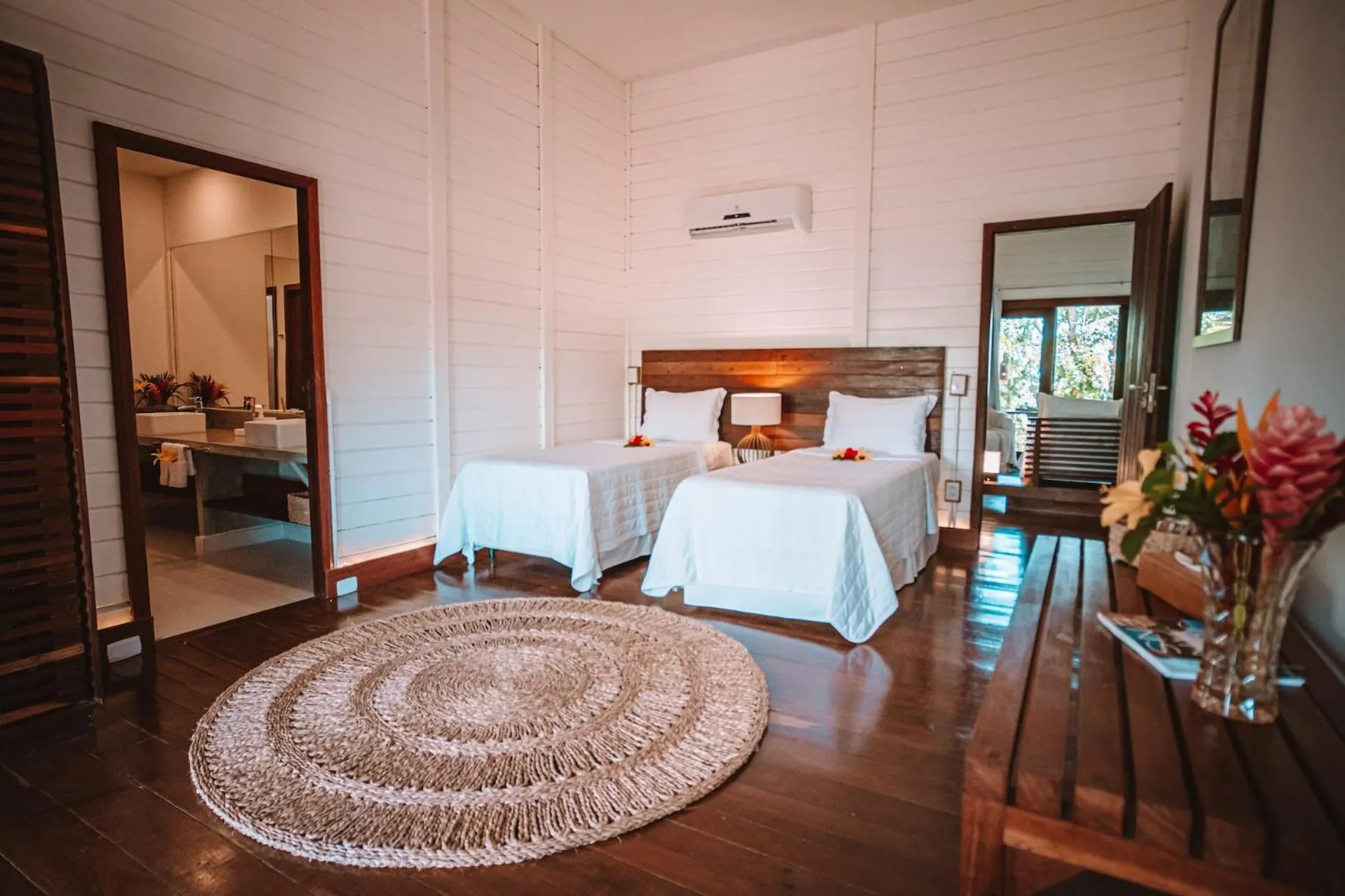 Photo of the whole room in Madeiro Beach Hotel