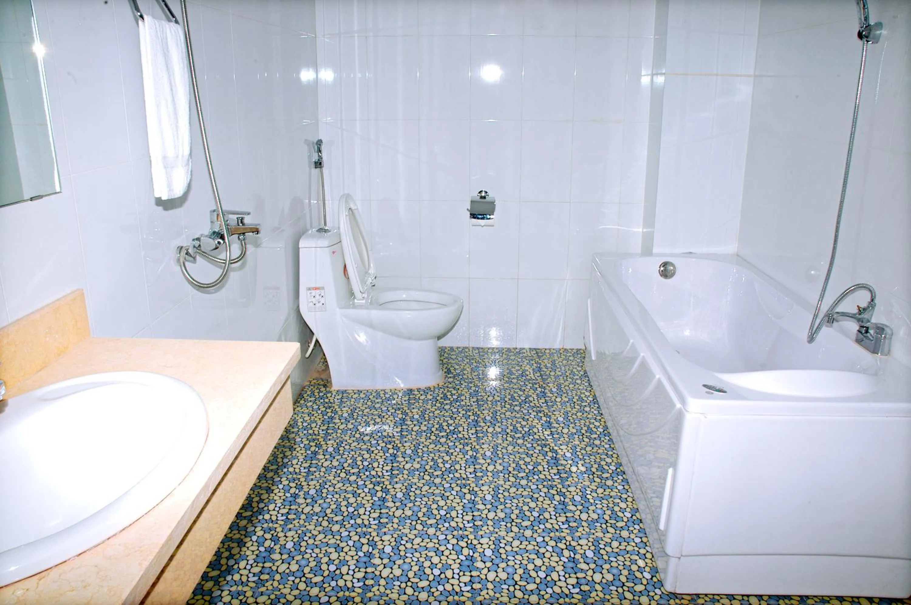 Shower in Thuan Thanh Hotel