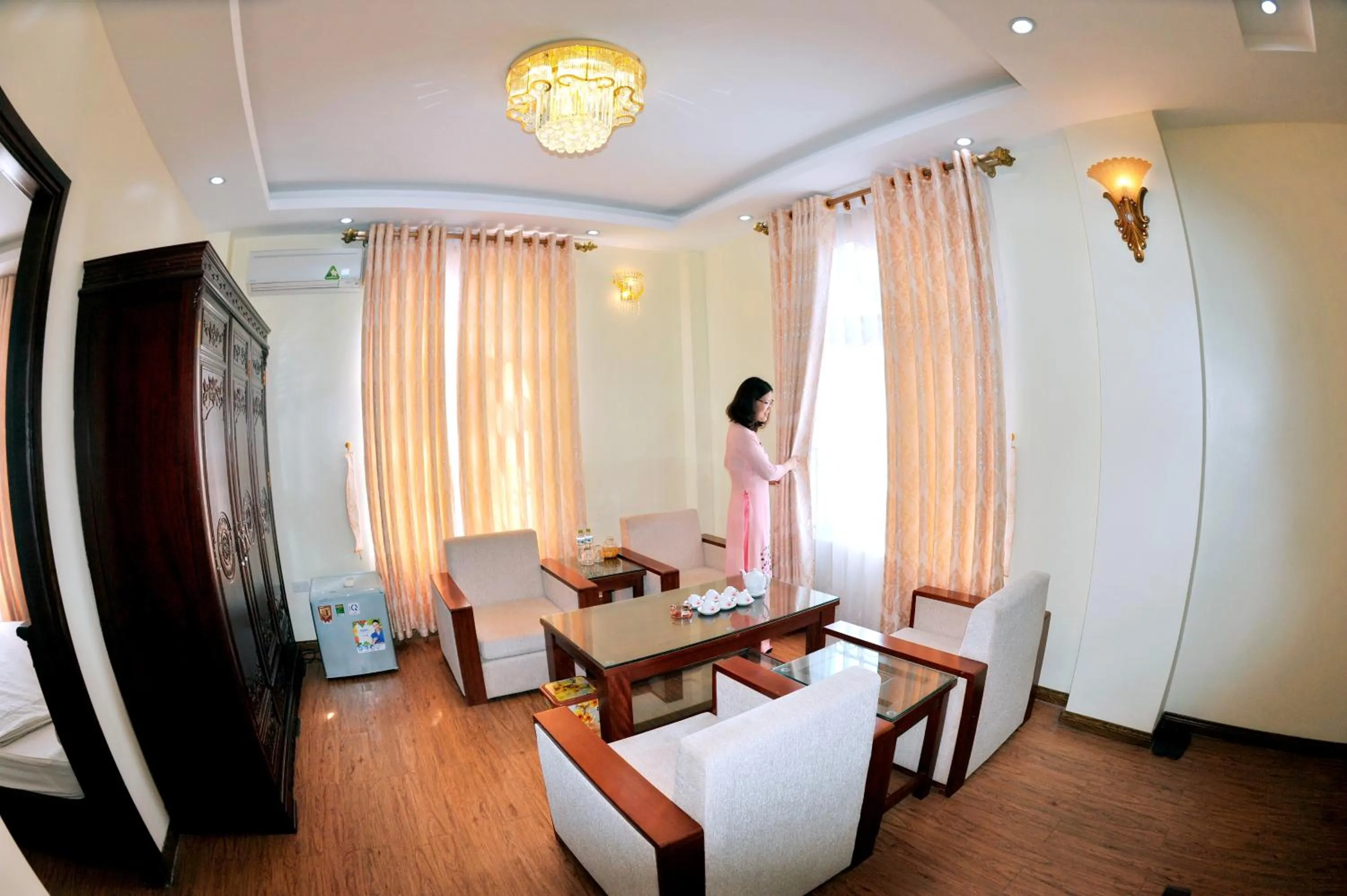 Living room in Thuan Thanh Hotel