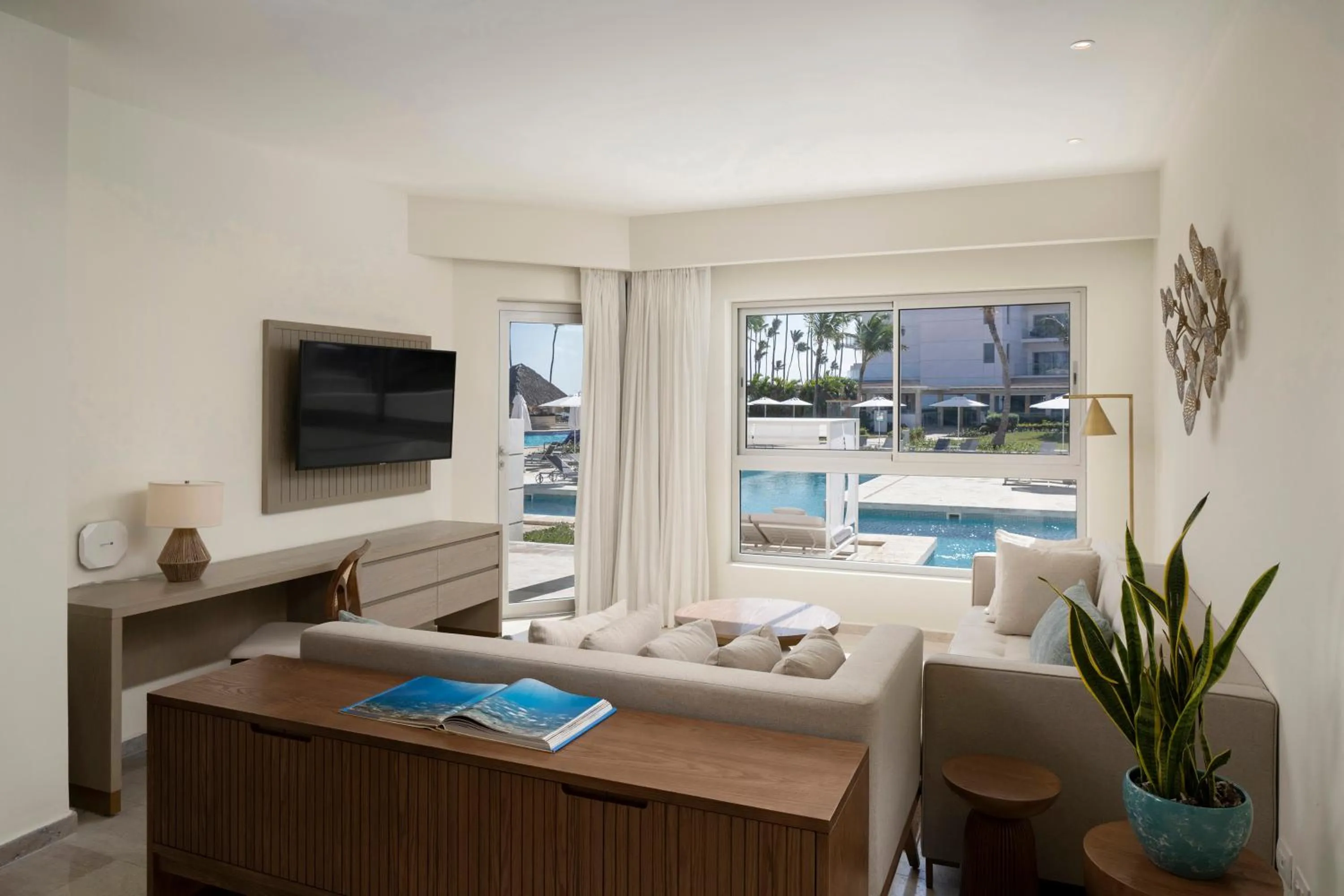 TV and multimedia in Paradisus Palma Real Golf & Spa Resort All Inclusive