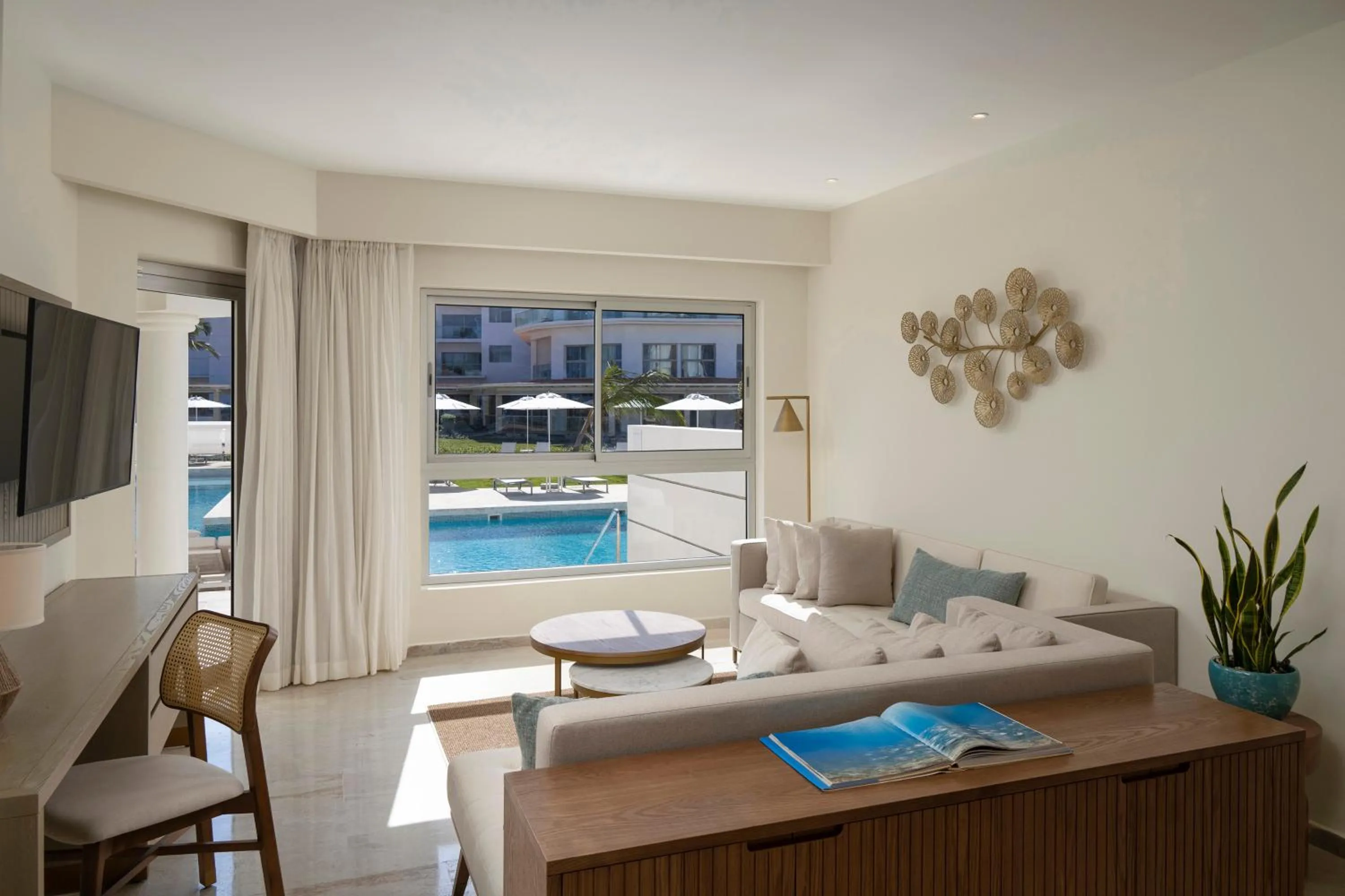 TV and multimedia in Paradisus Palma Real Golf & Spa Resort All Inclusive