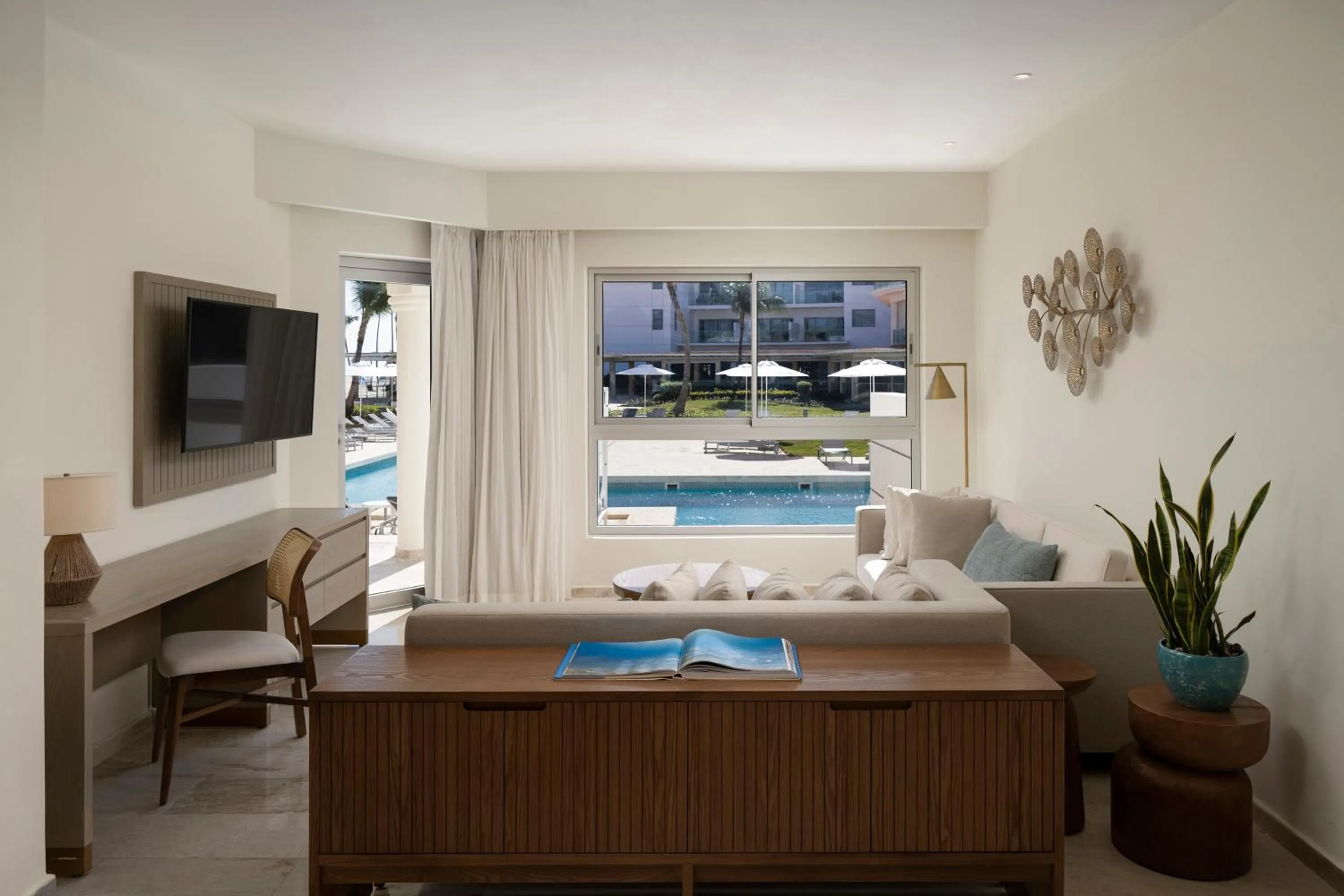 TV and multimedia in Paradisus Palma Real Golf & Spa Resort All Inclusive