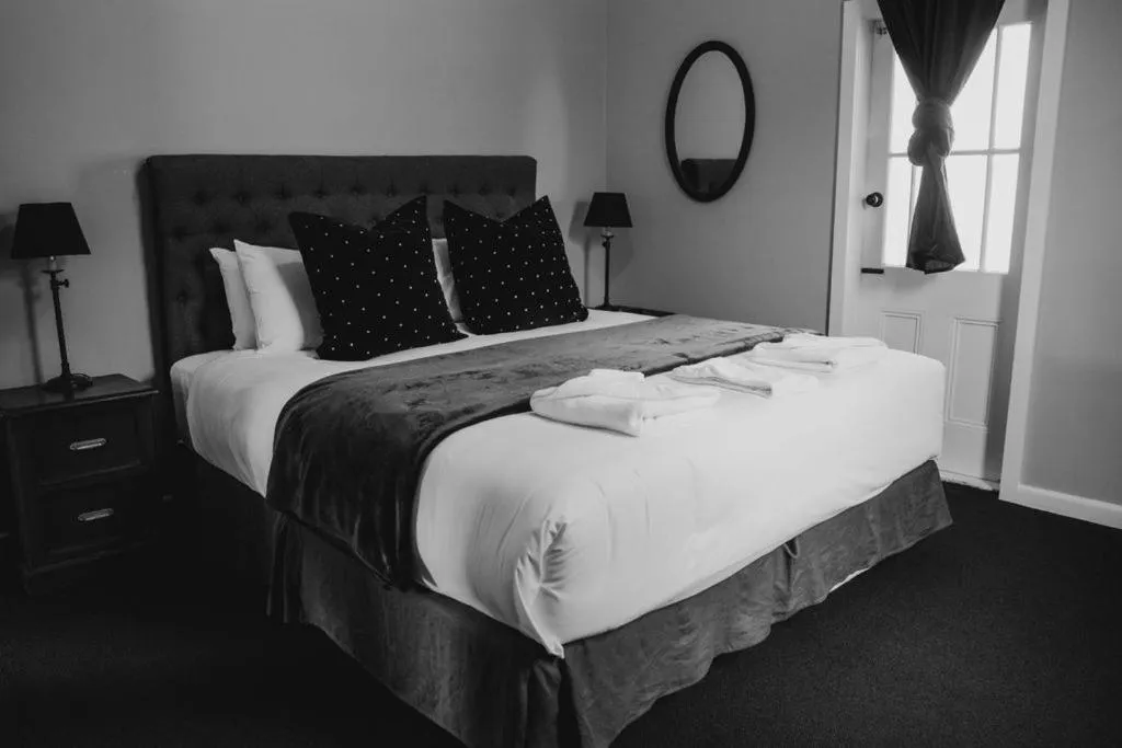 Bed in Bundanoon Hotel