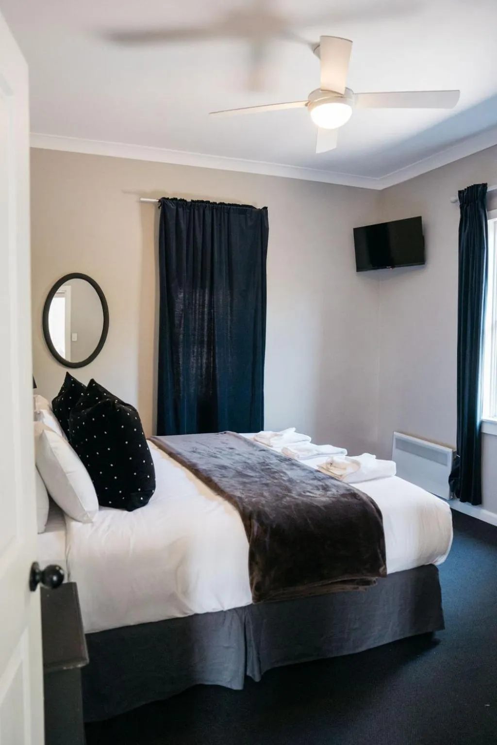 Bed in Bundanoon Hotel