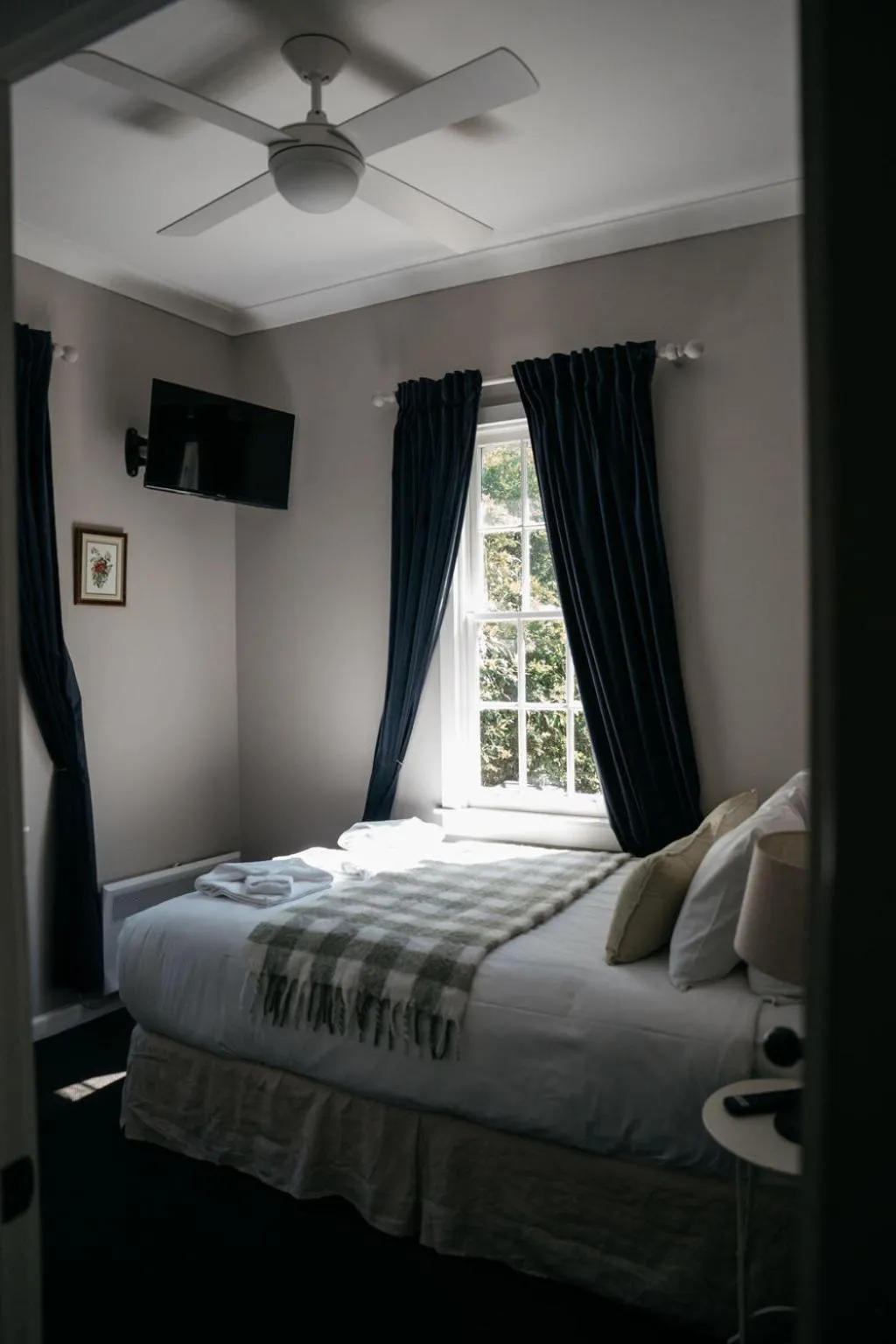 Bed in Bundanoon Hotel