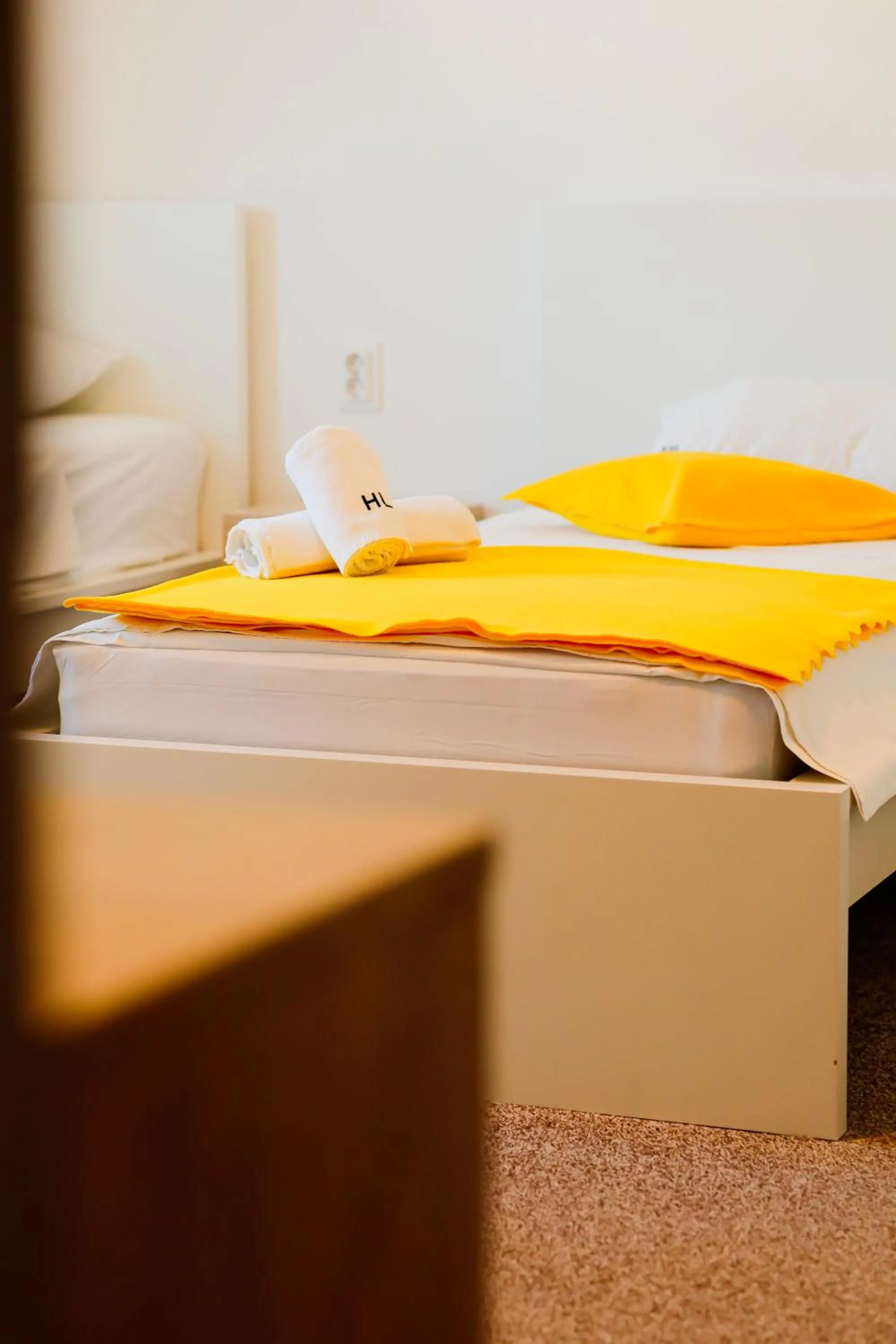 Bed in London Rooms Zagreb Airport