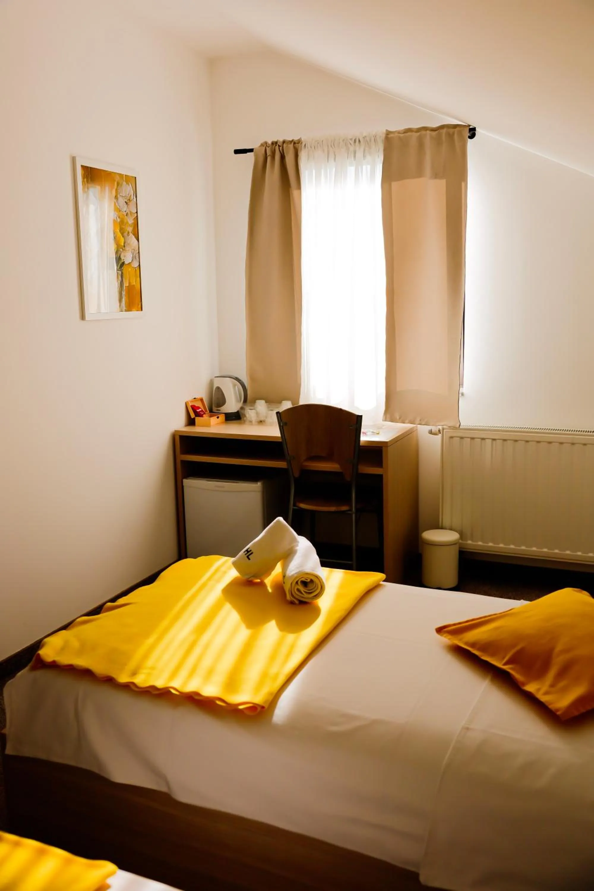 Bed in London Rooms Zagreb Airport