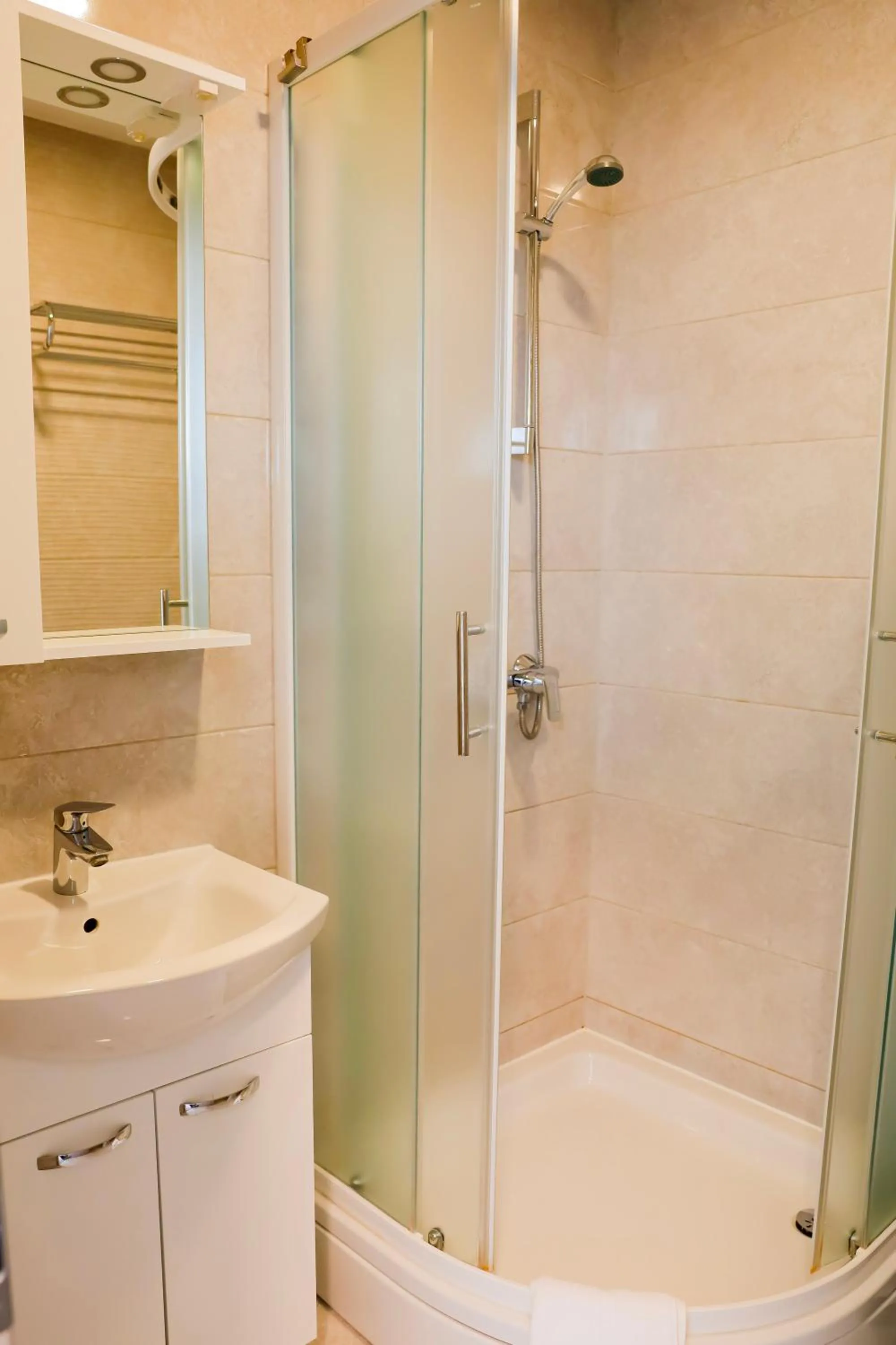 Toilet in London Rooms Zagreb Airport