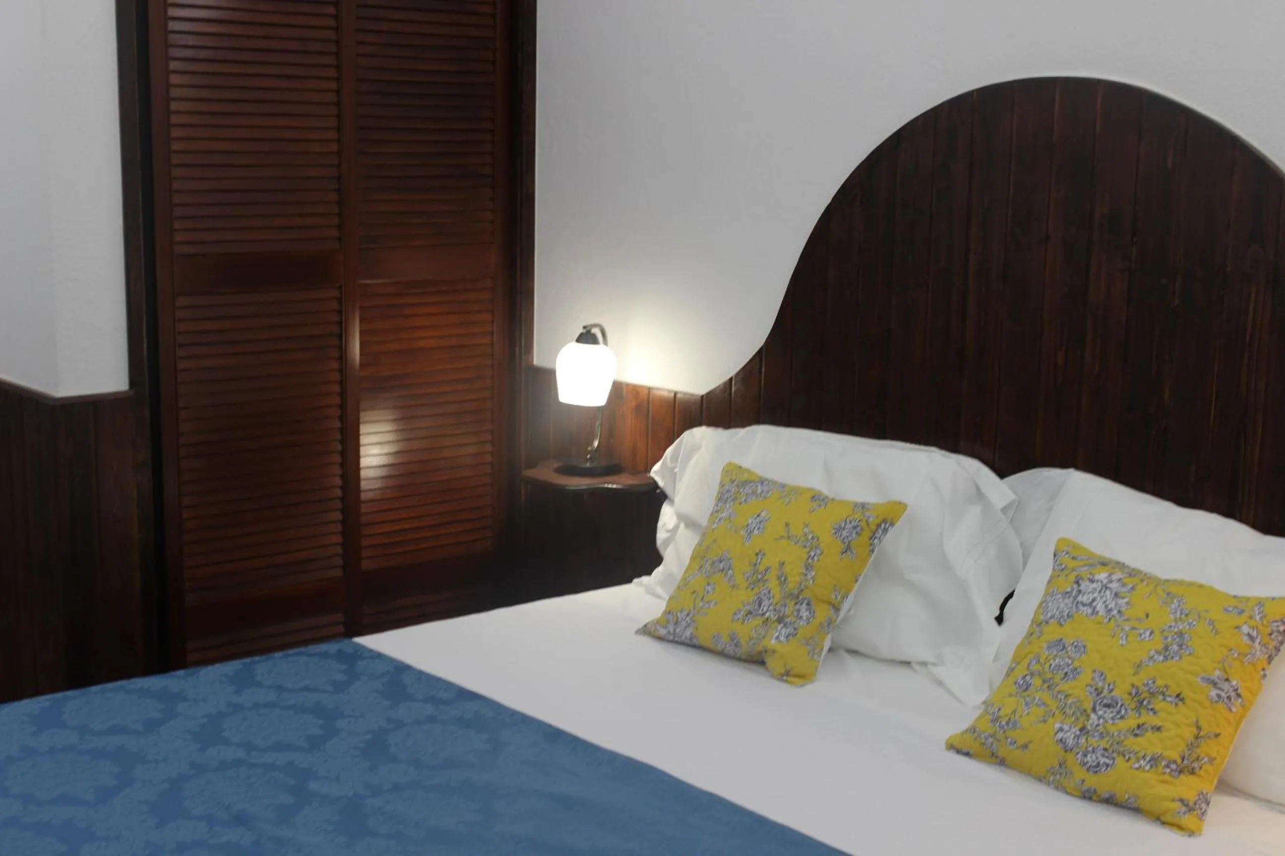 Decorative detail, Bed in Cascais Jasmim Doce