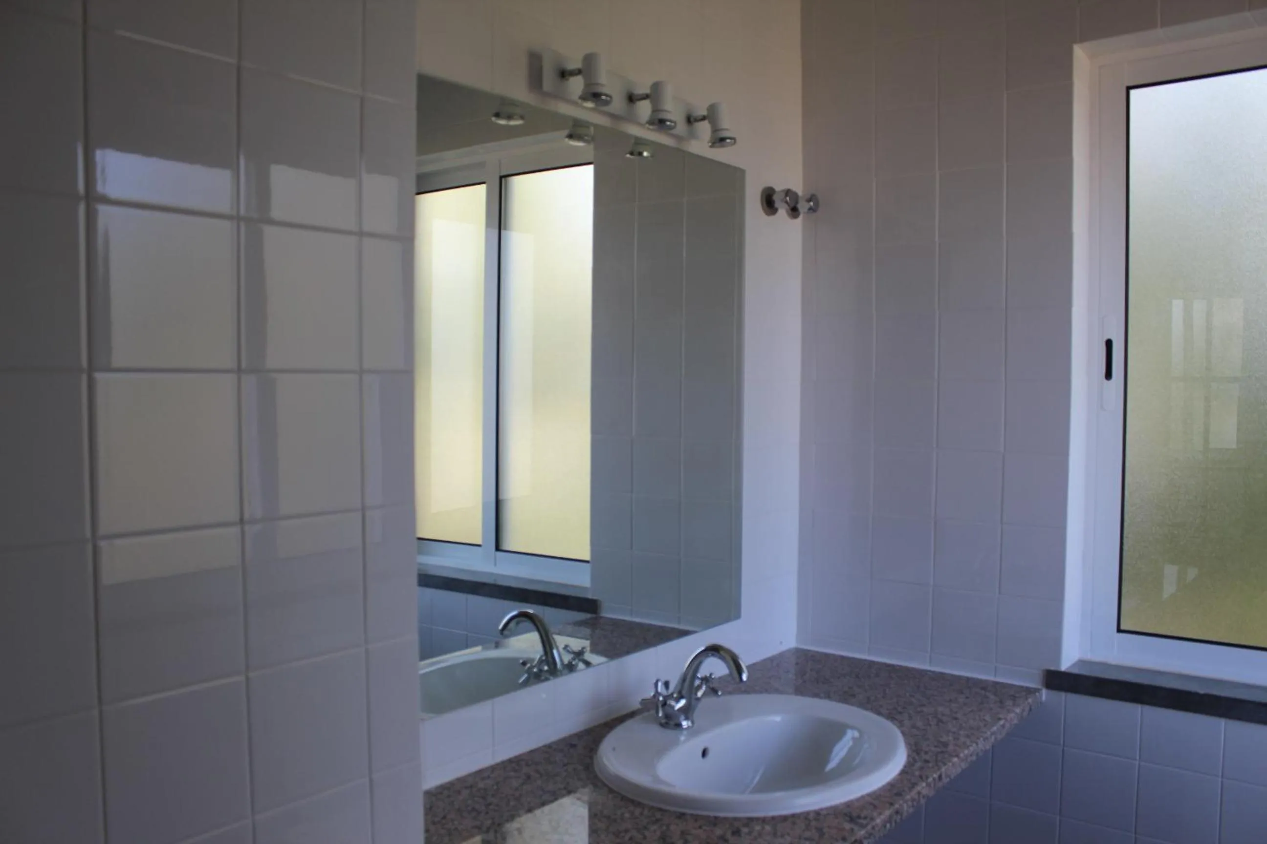 Toilet in Cascais Jasmim Doce