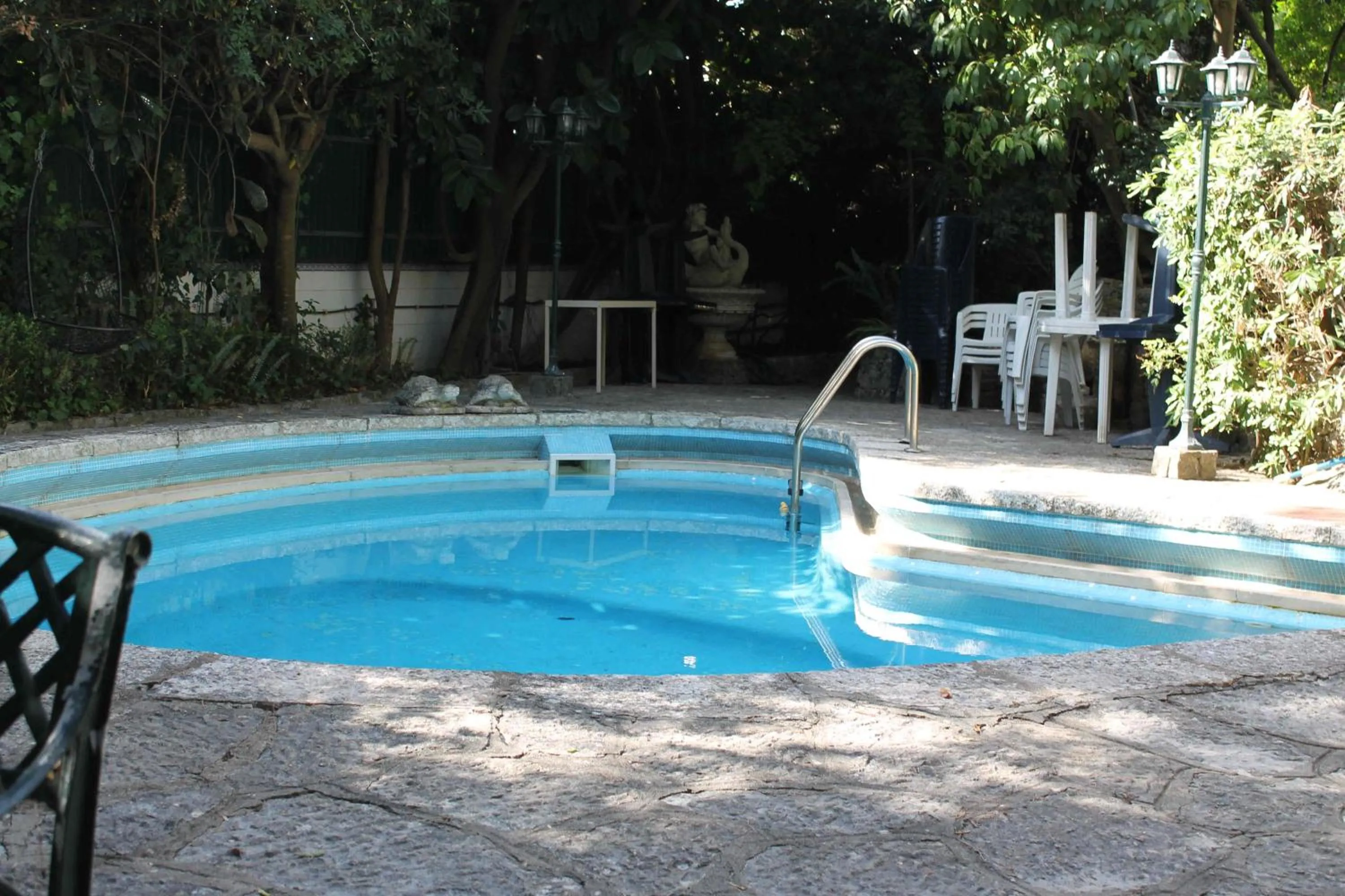 Pool view in Cascais Jasmim Doce