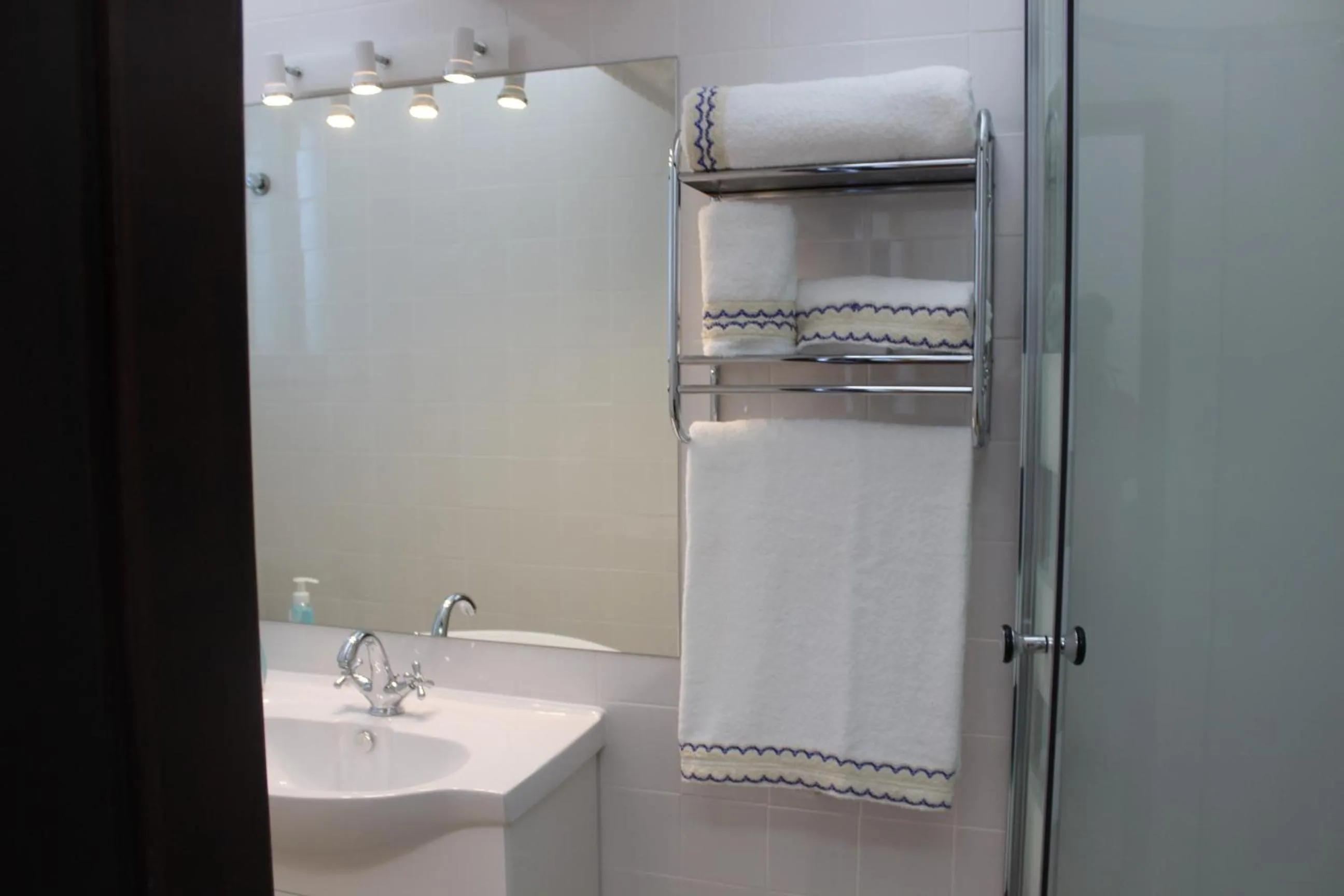 Bathroom in Cascais Jasmim Doce