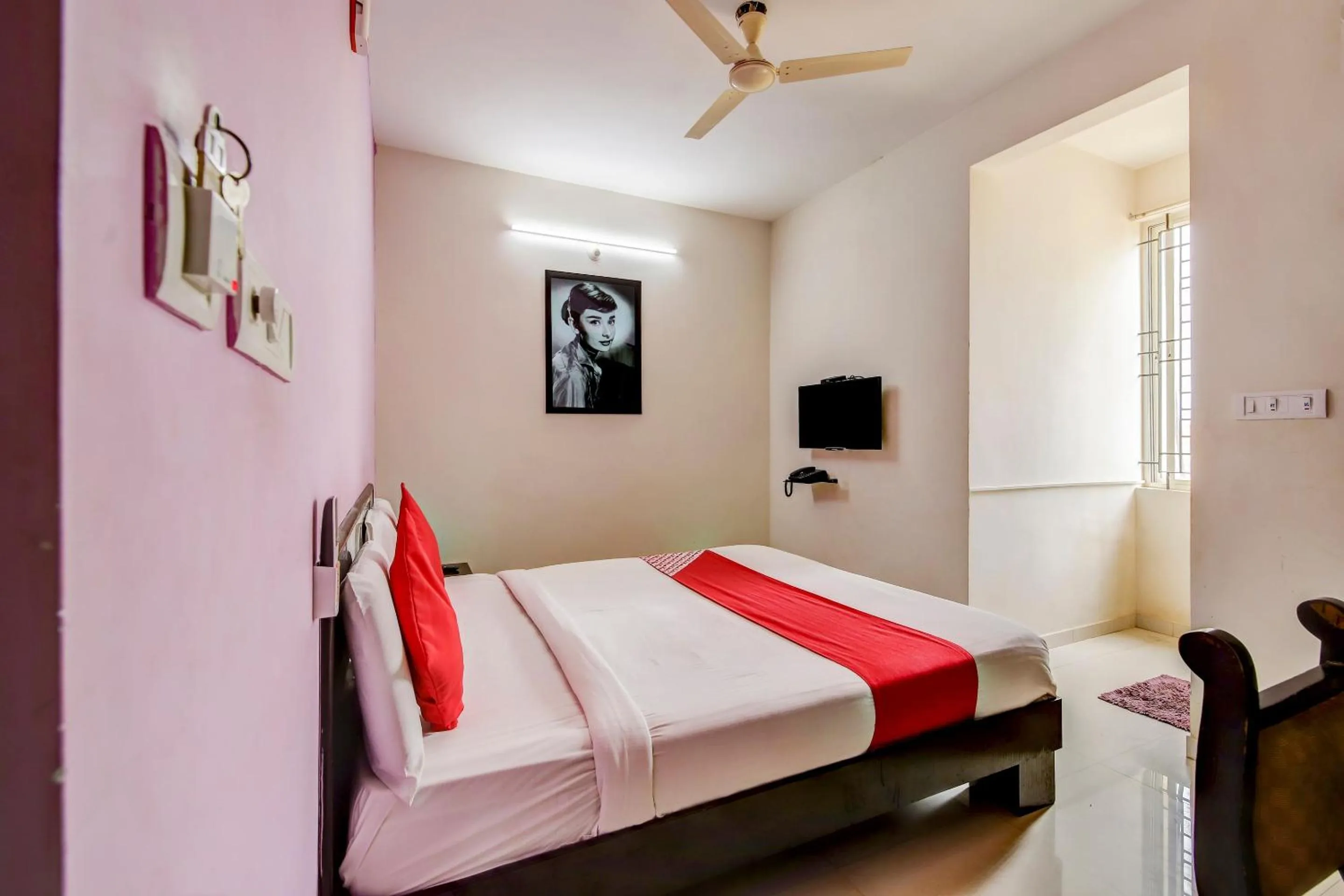 Bedroom, Bed in Hotel O Manu Residency