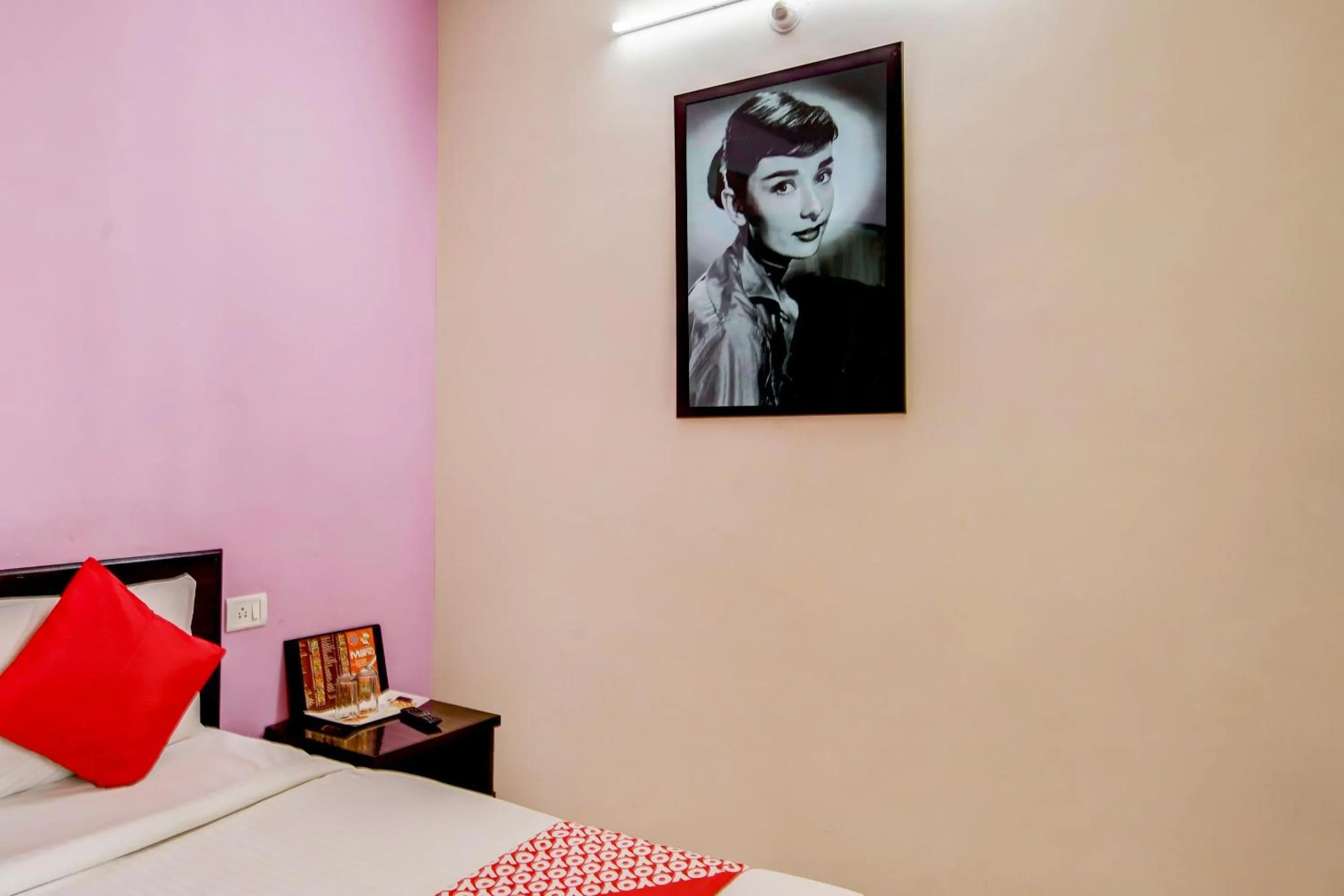 Bedroom, Bed in Hotel O Manu Residency