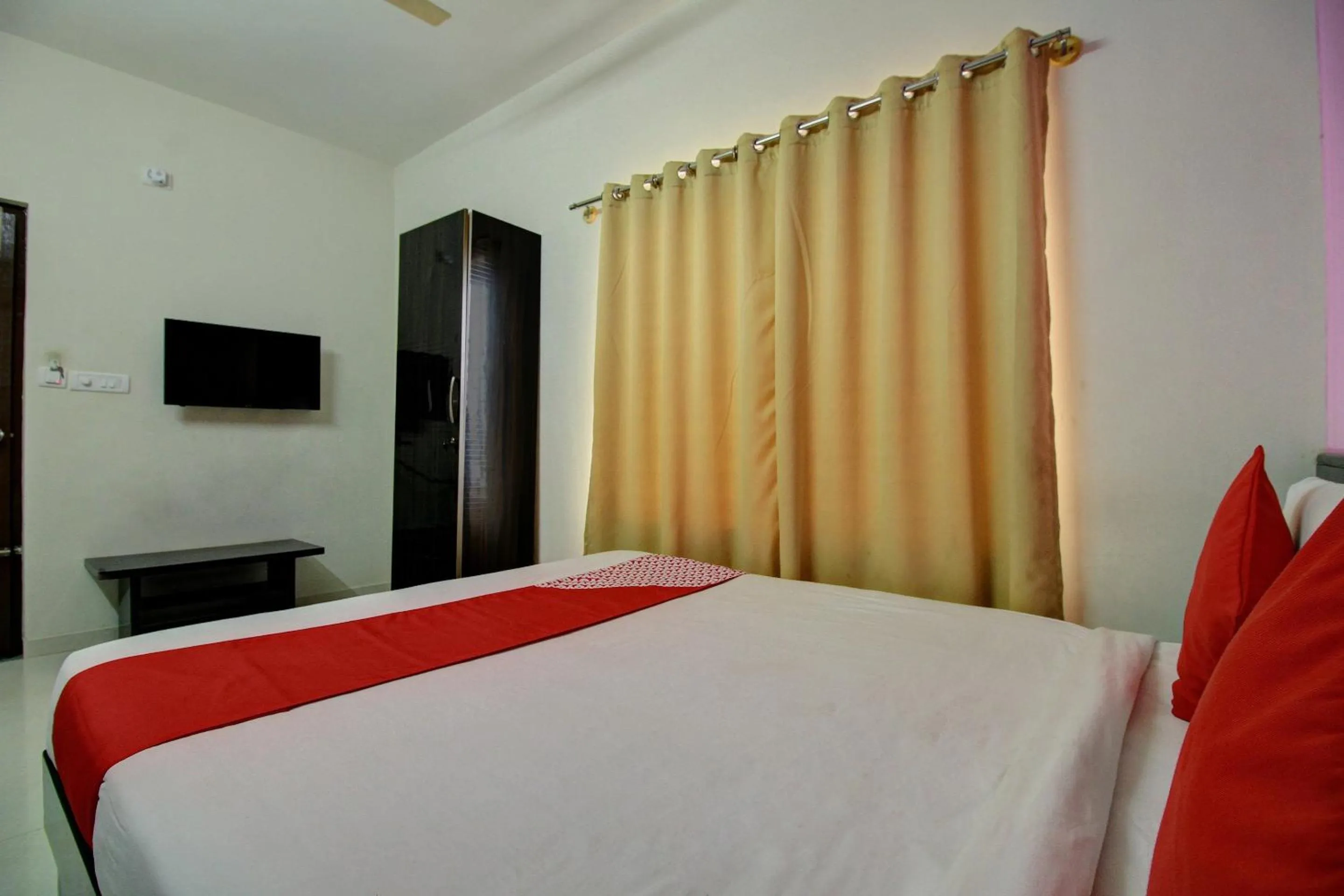 Bedroom, Bed in Hotel O Manu Residency