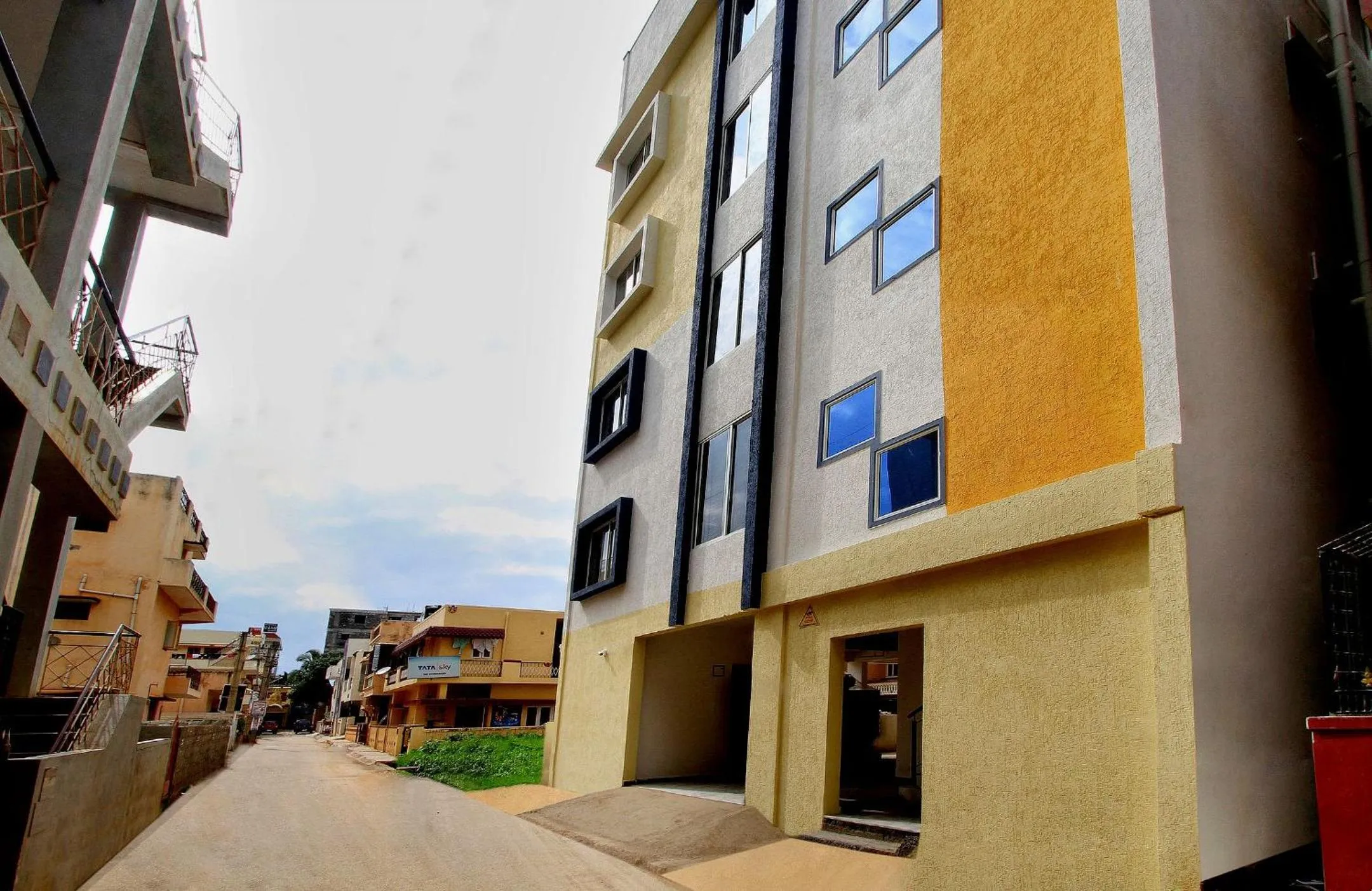 Facade/entrance in Hotel O Manu Residency