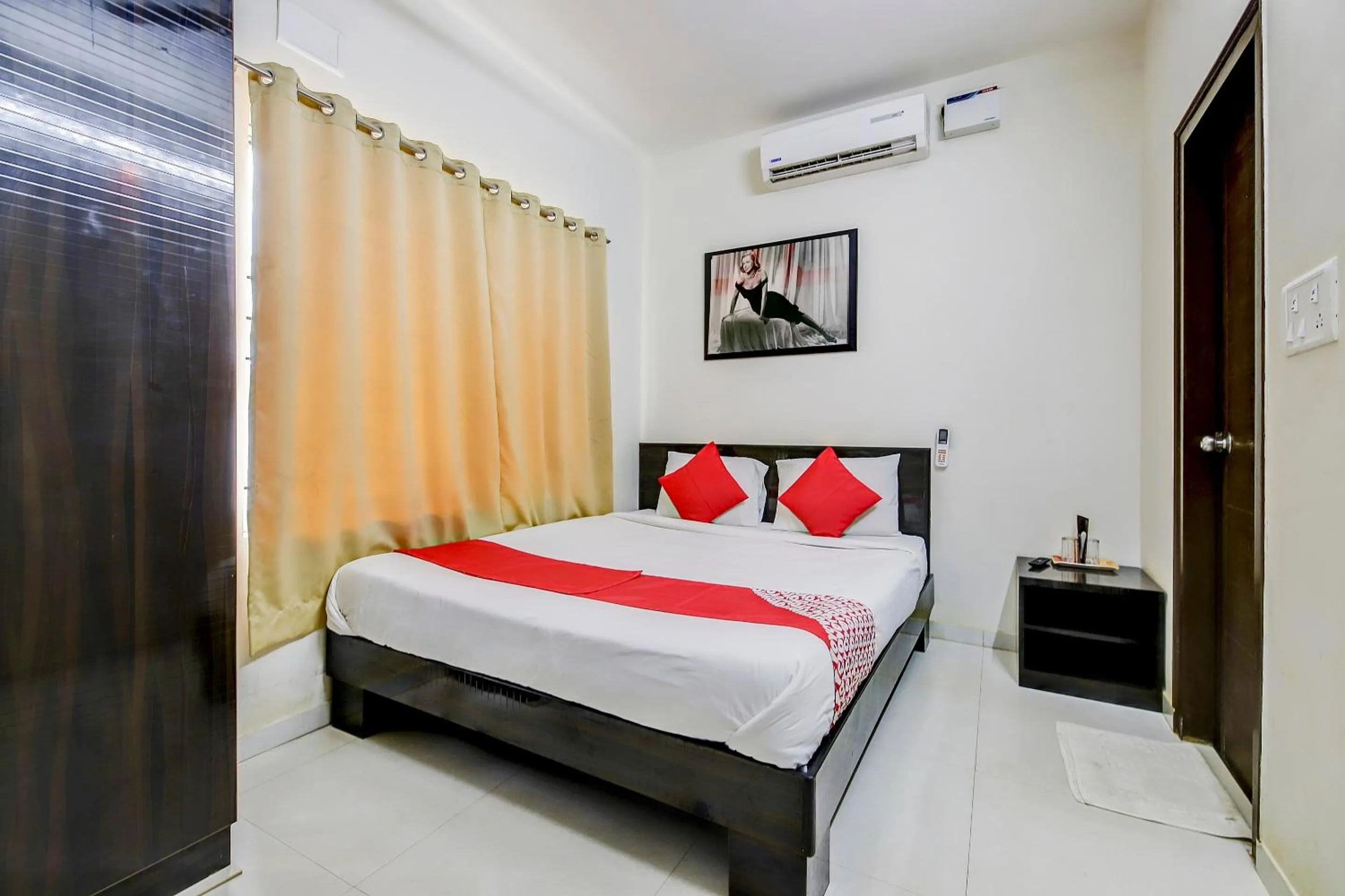 Bedroom, Bed in Hotel O Manu Residency