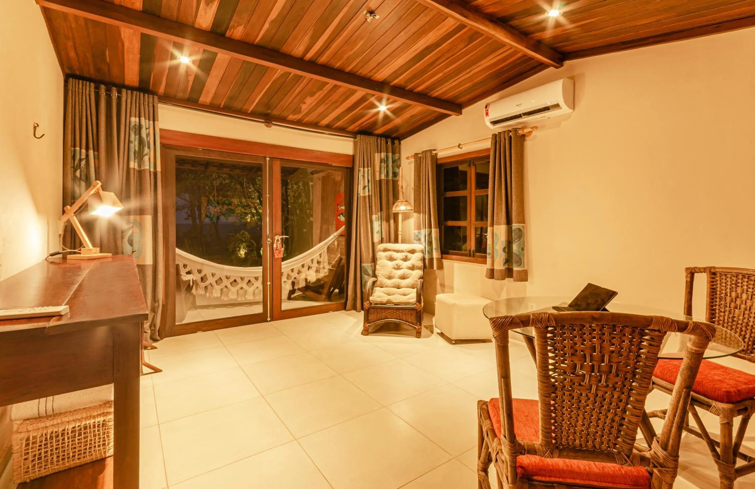 Seating area in Hotel Ponta do Madeiro