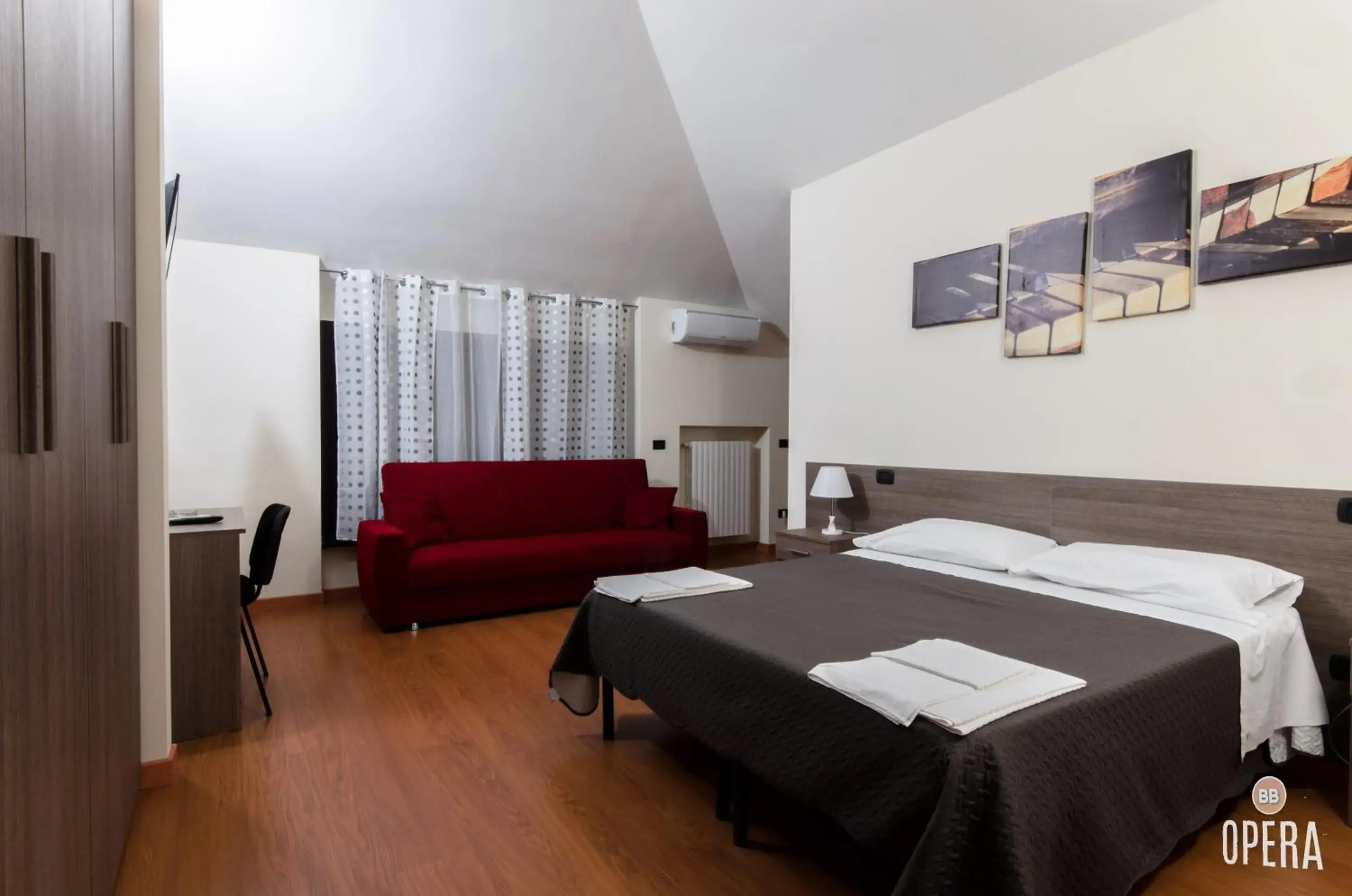 Superior Family Room in Opera B&B Superior Family Room in Opera B&B