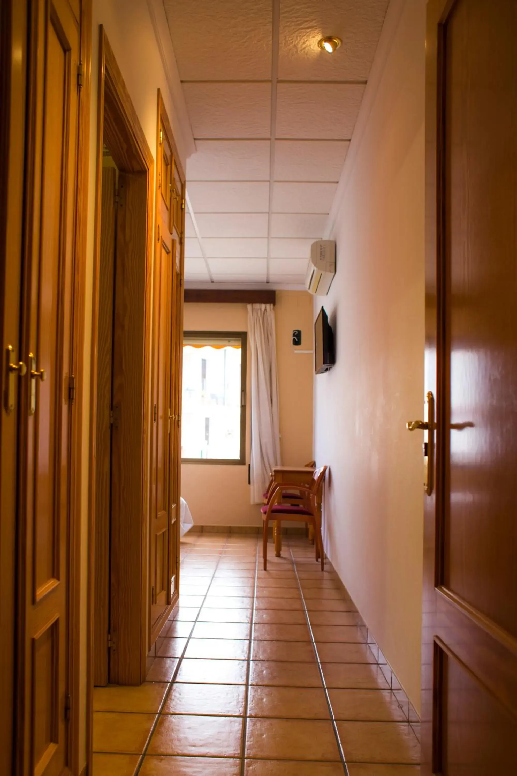 Twin Room - single occupancy in Hotel Bon Lloc Twin Room - single occupancy in Hotel Bon Lloc