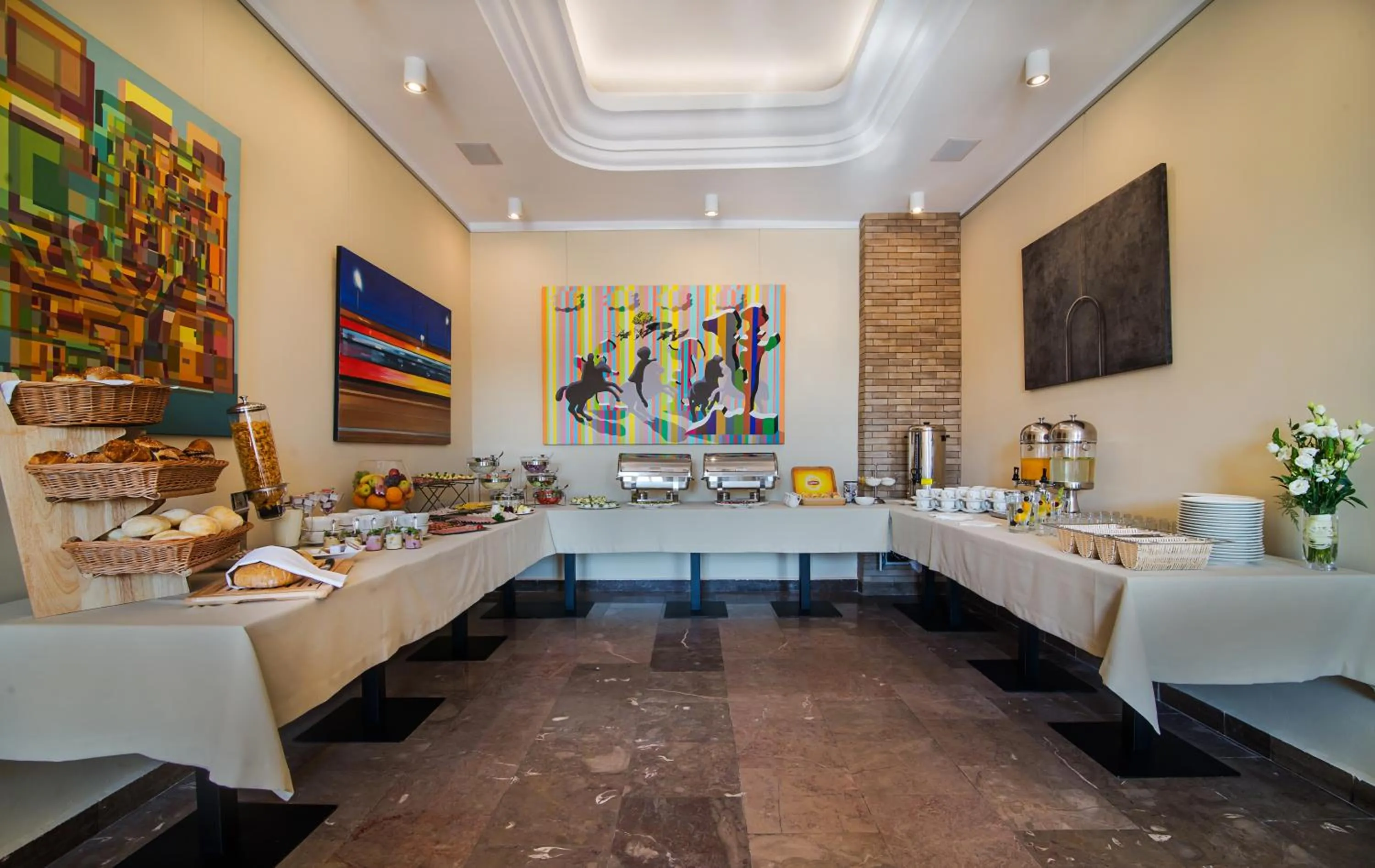 Continental breakfast in Hotel Arte