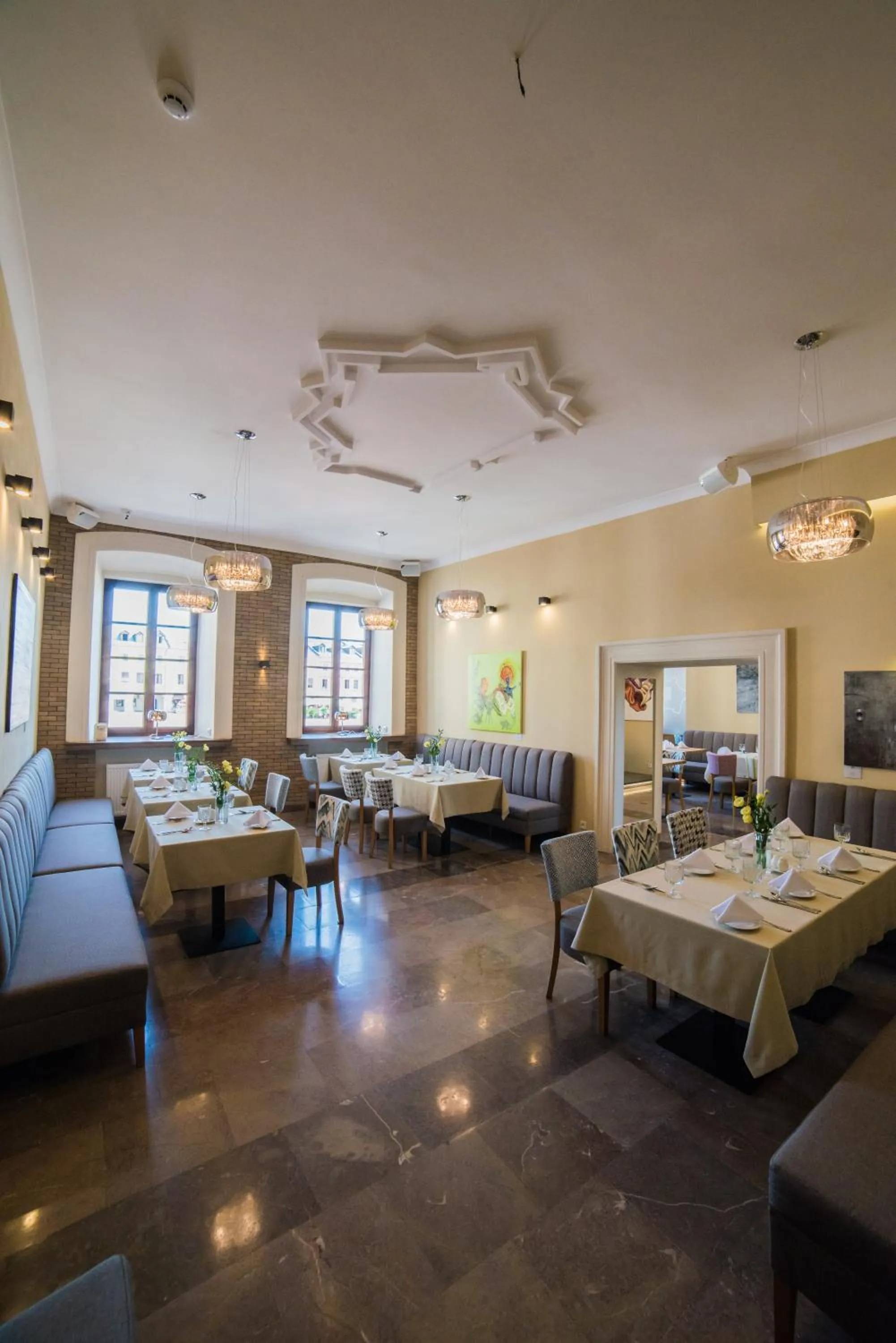 Restaurant/places to eat in Hotel Arte