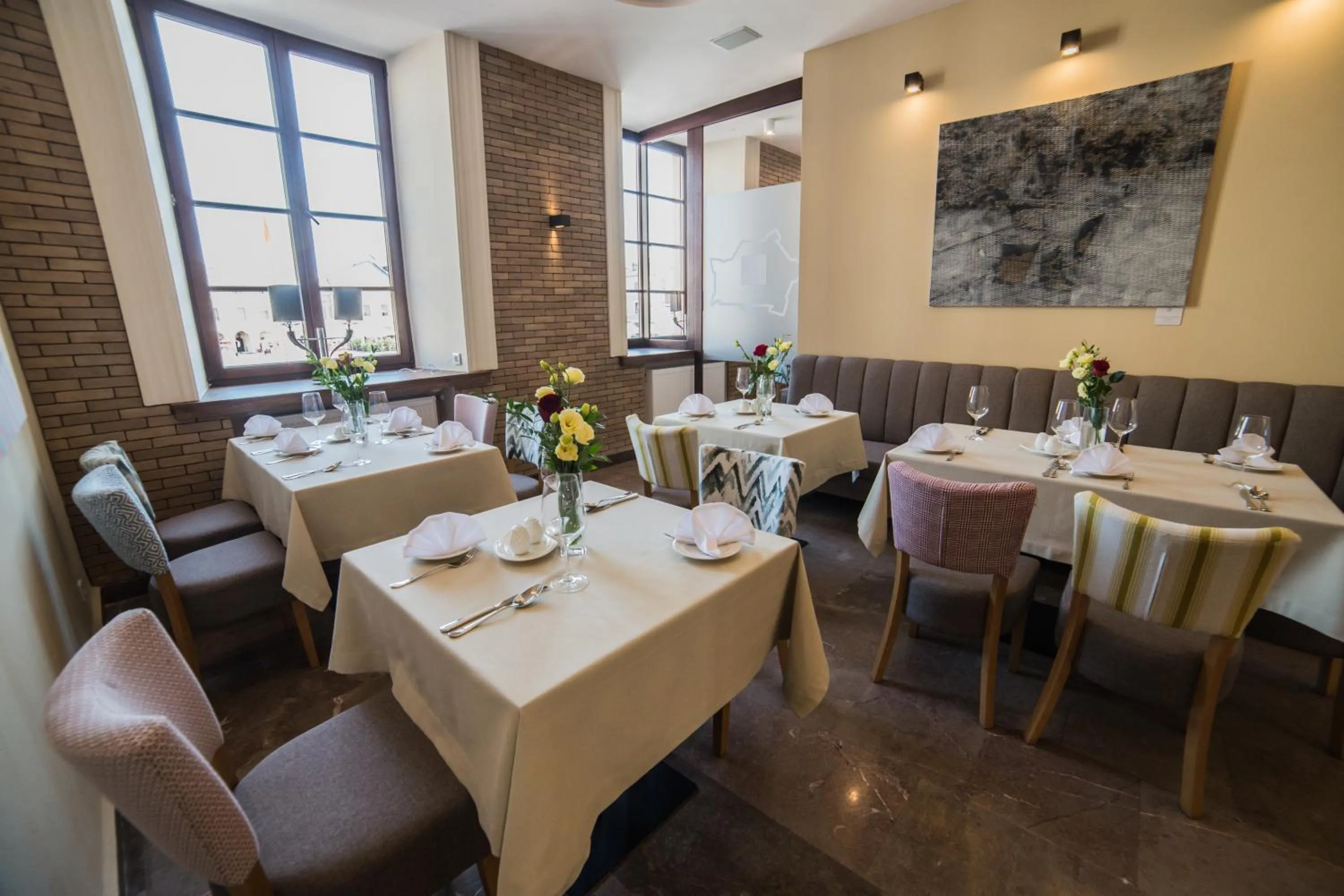 Restaurant/places to eat in Hotel Arte