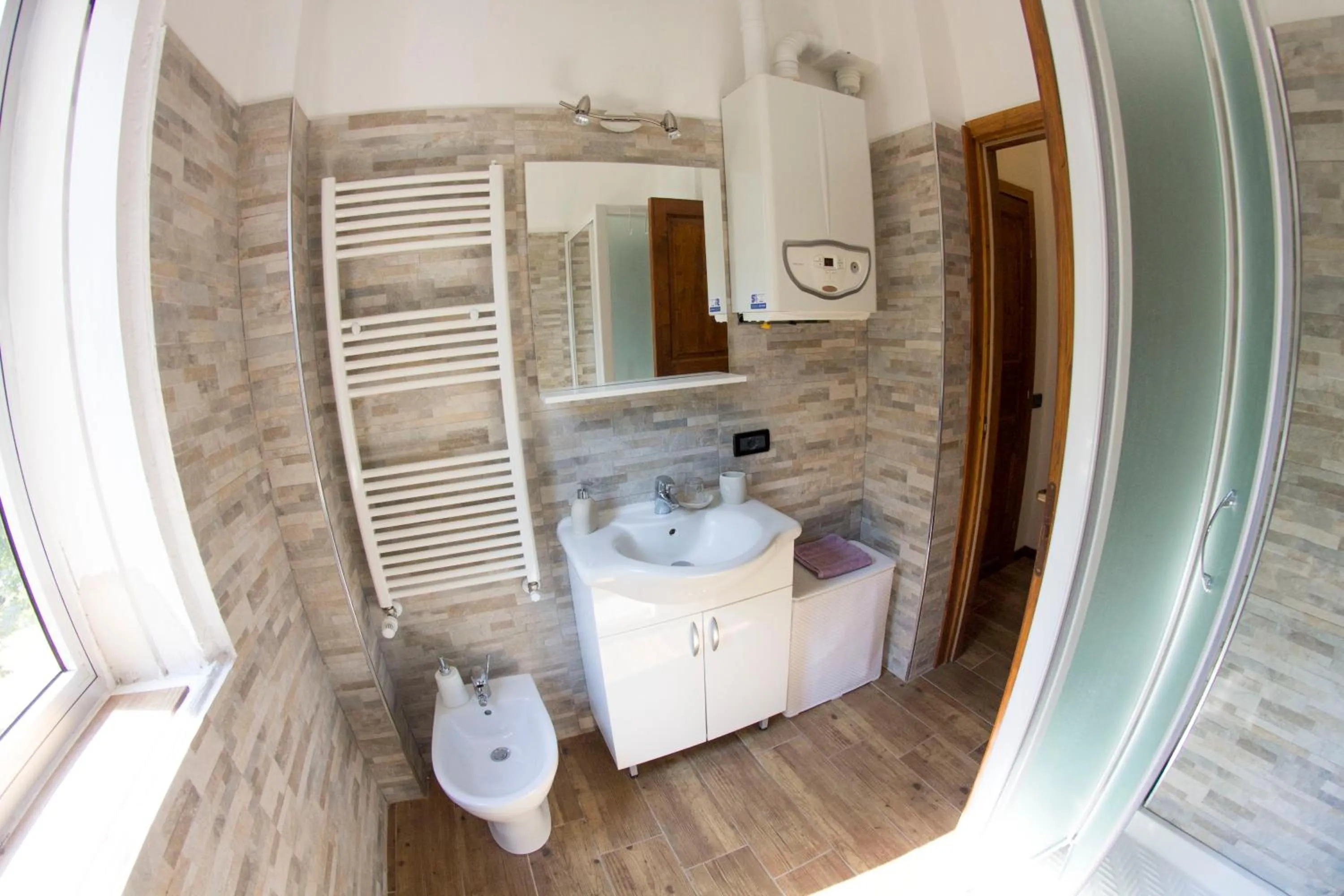 Shower in B&B Selvarossa