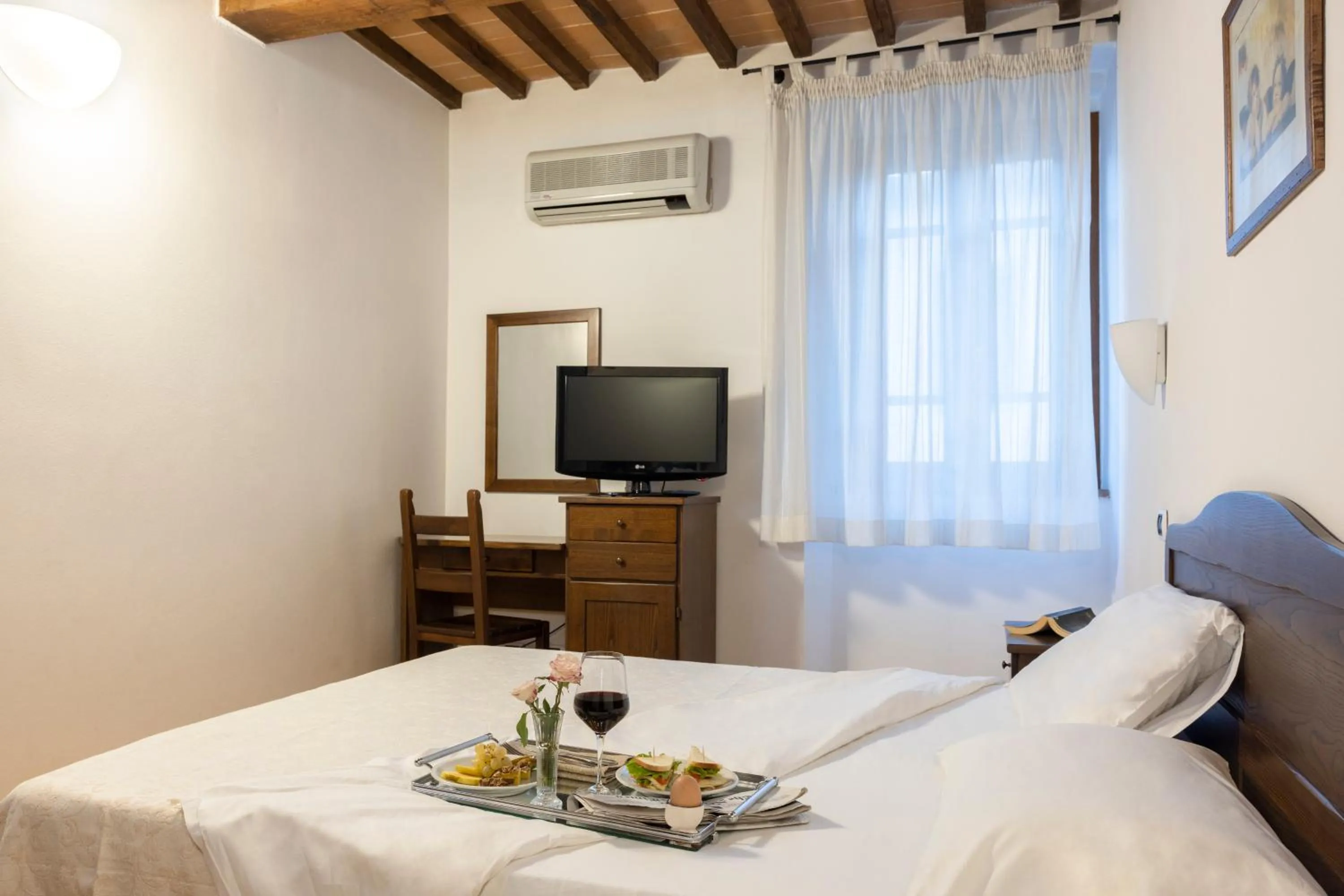 Bed in Hotel La Pace