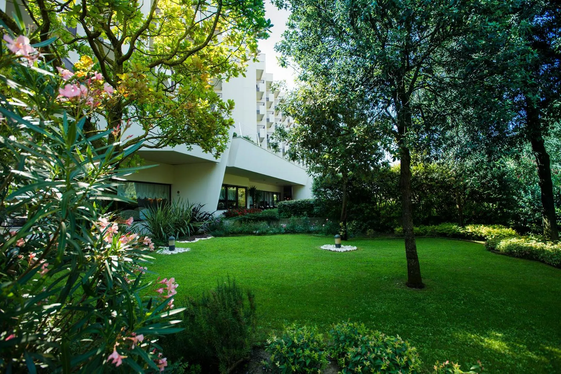 Garden in Savoy Beach Hotel & Thermal Spa