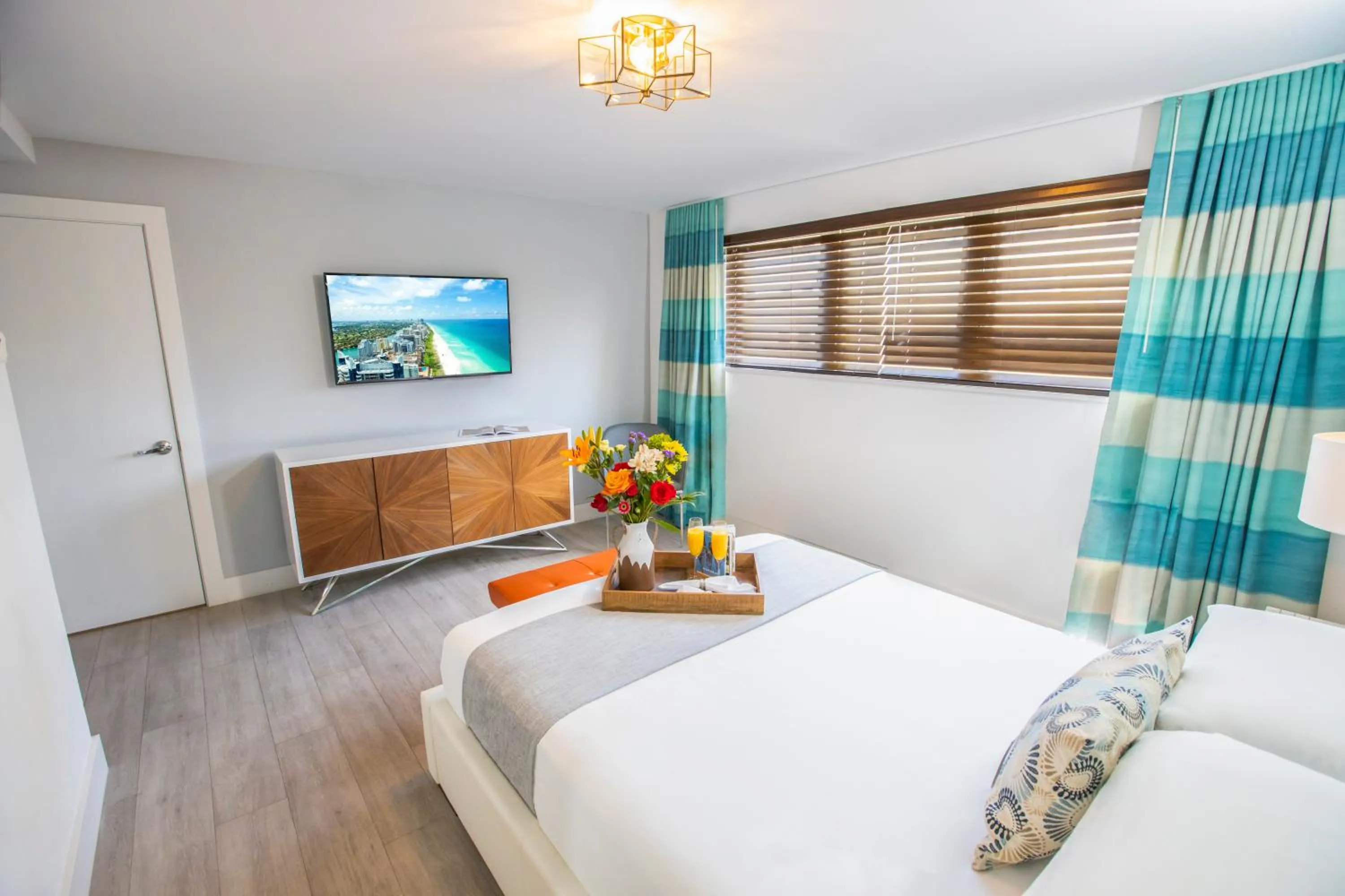 Bed in Waterside Hotel and Suites