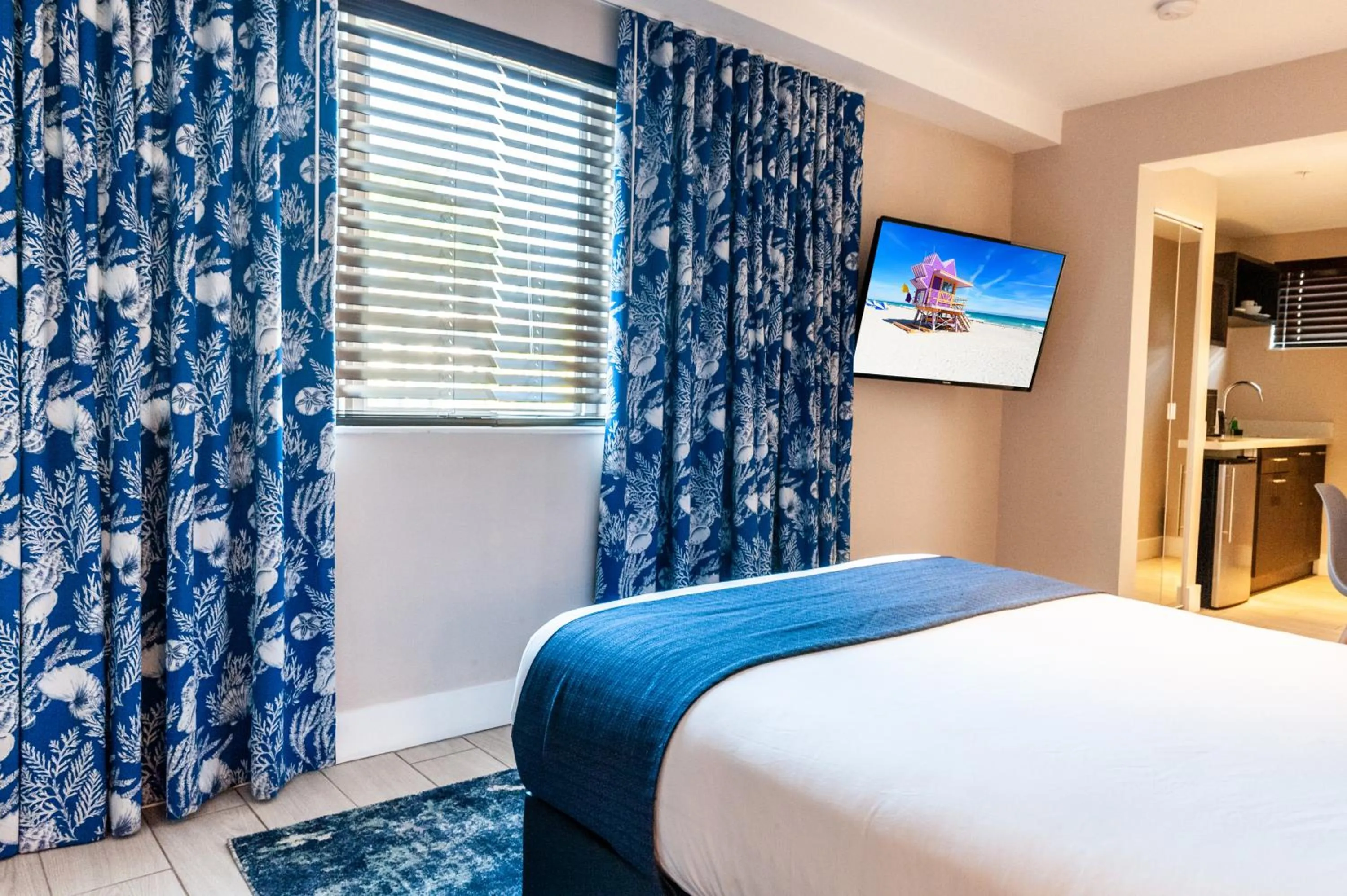 Bed in Waterside Hotel and Suites