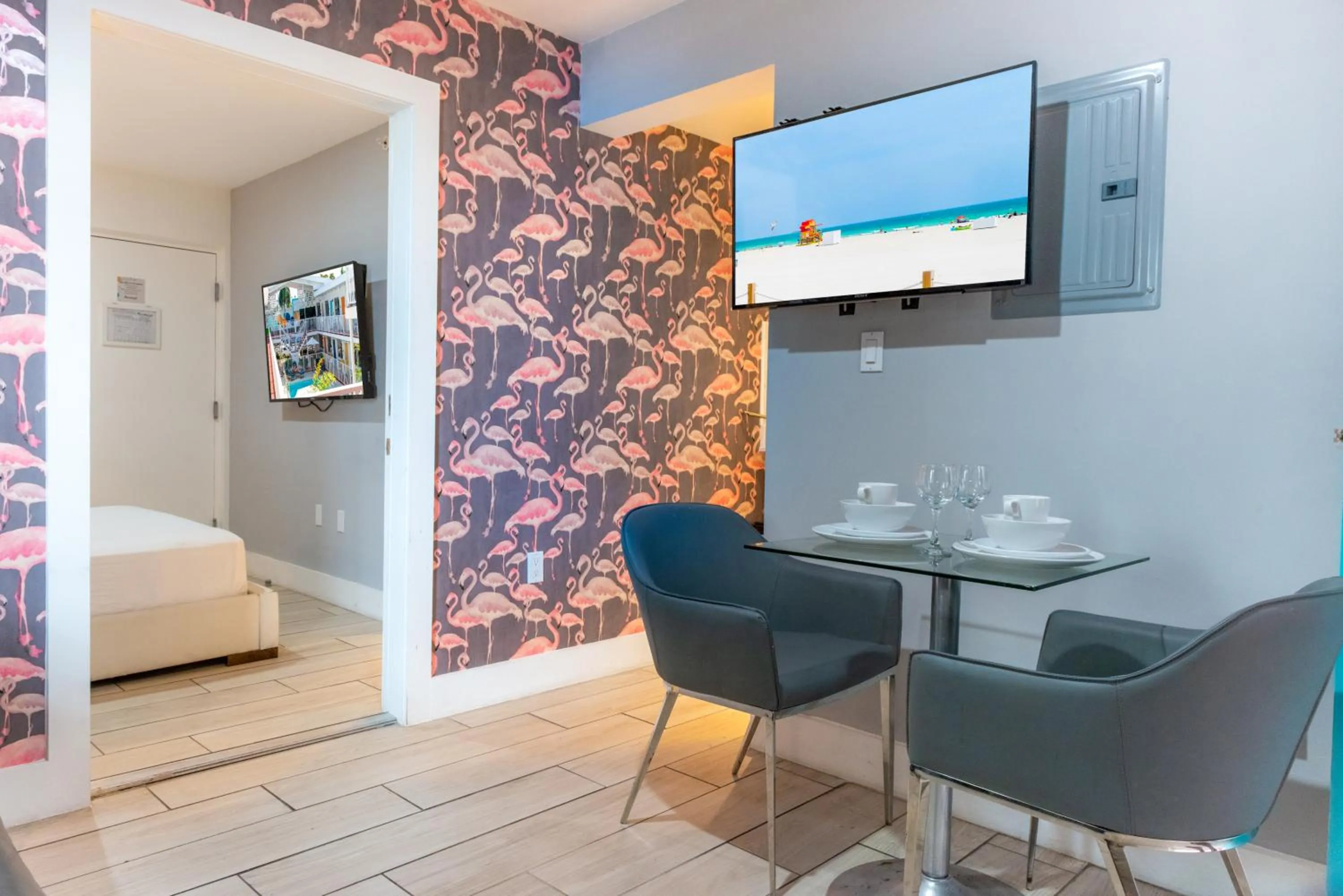 TV and multimedia in Waterside Hotel and Suites