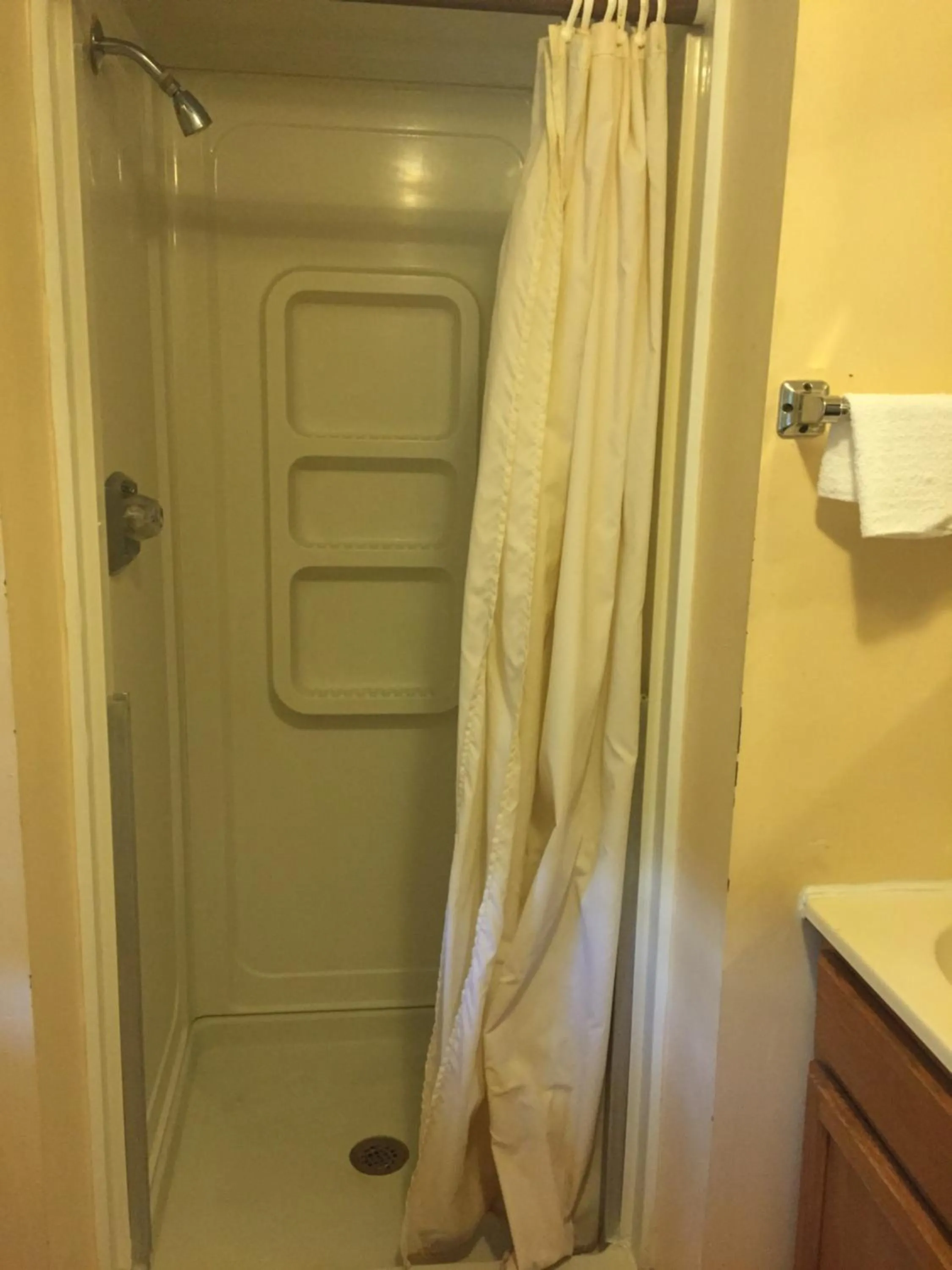 Shower in West Motel