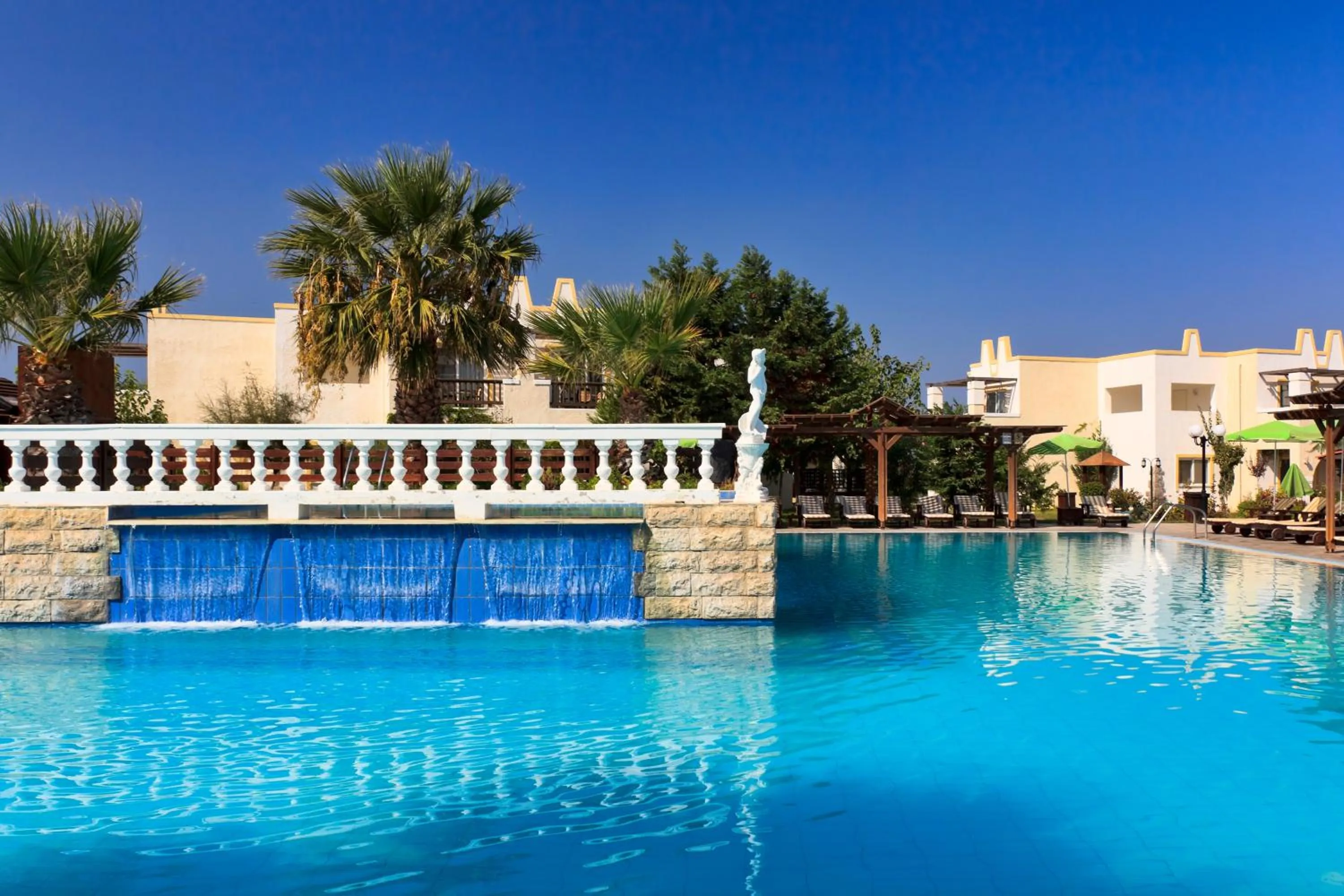 Property building in Gaia Royal