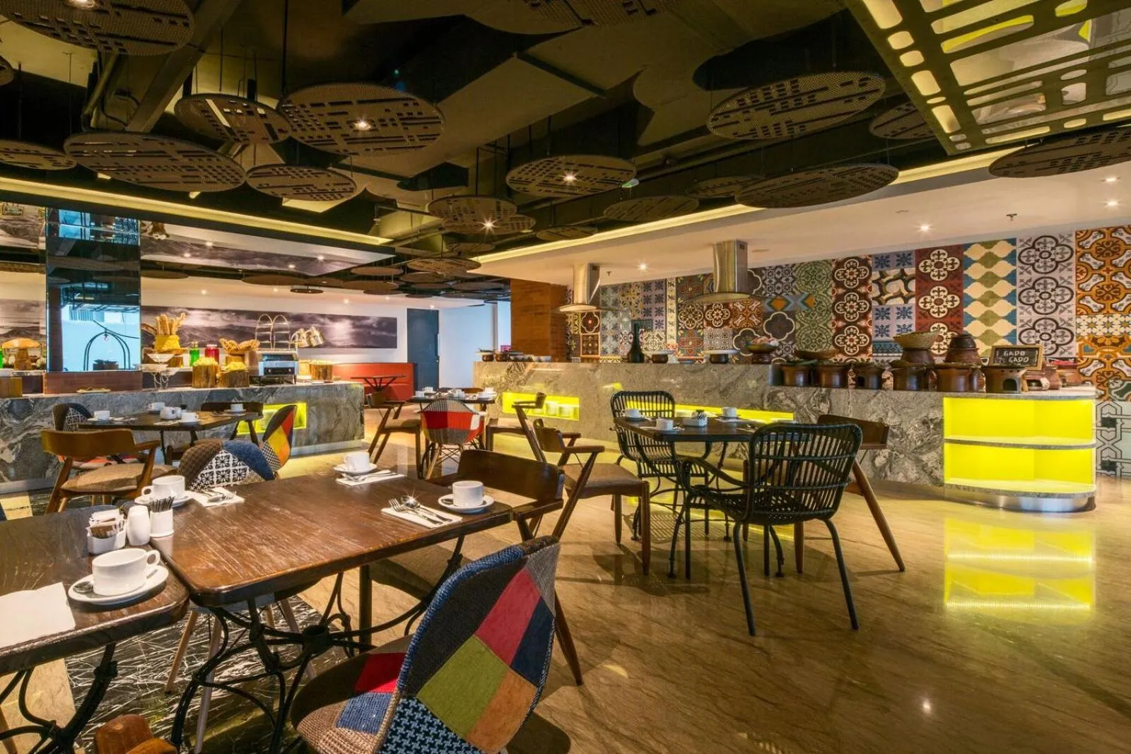 Restaurant/places to eat in Luminor Hotel Pecenongan Jakarta By WH