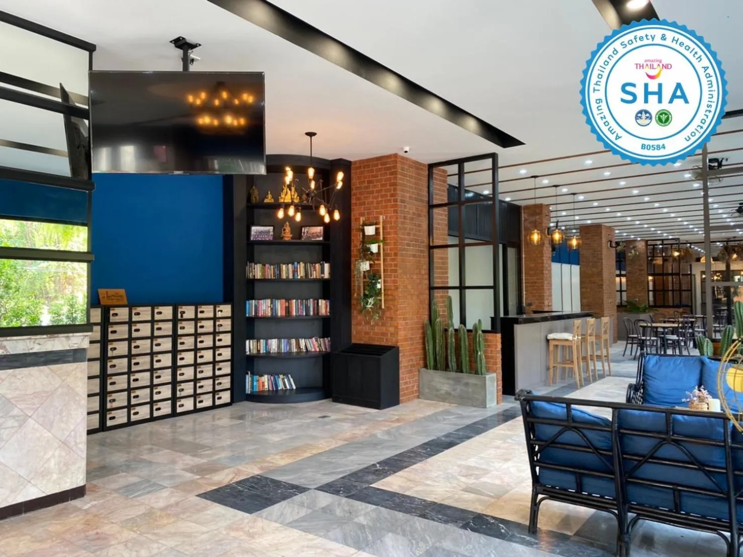 Property building in Jomtien Longstay Hotel - SHA Plus Certified