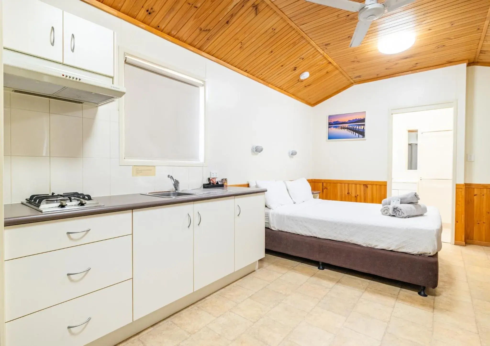 Deluxe Triple Room with Sea View in Harbour Lights Tourist Park Deluxe Triple Room with Sea View in Harbour Lights Tourist Park