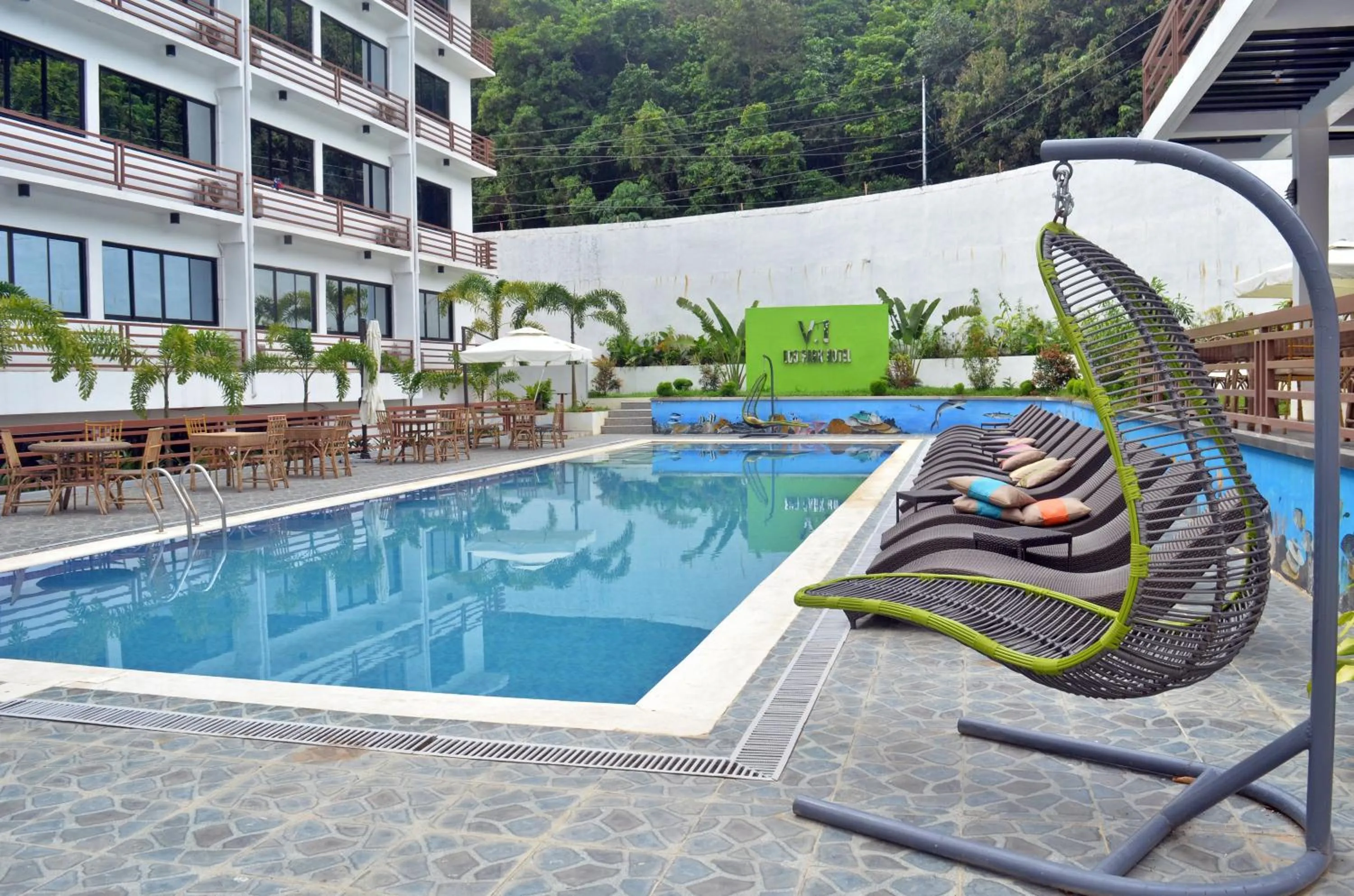 Swimming pool in Villa Israel Ecopark El Nido
