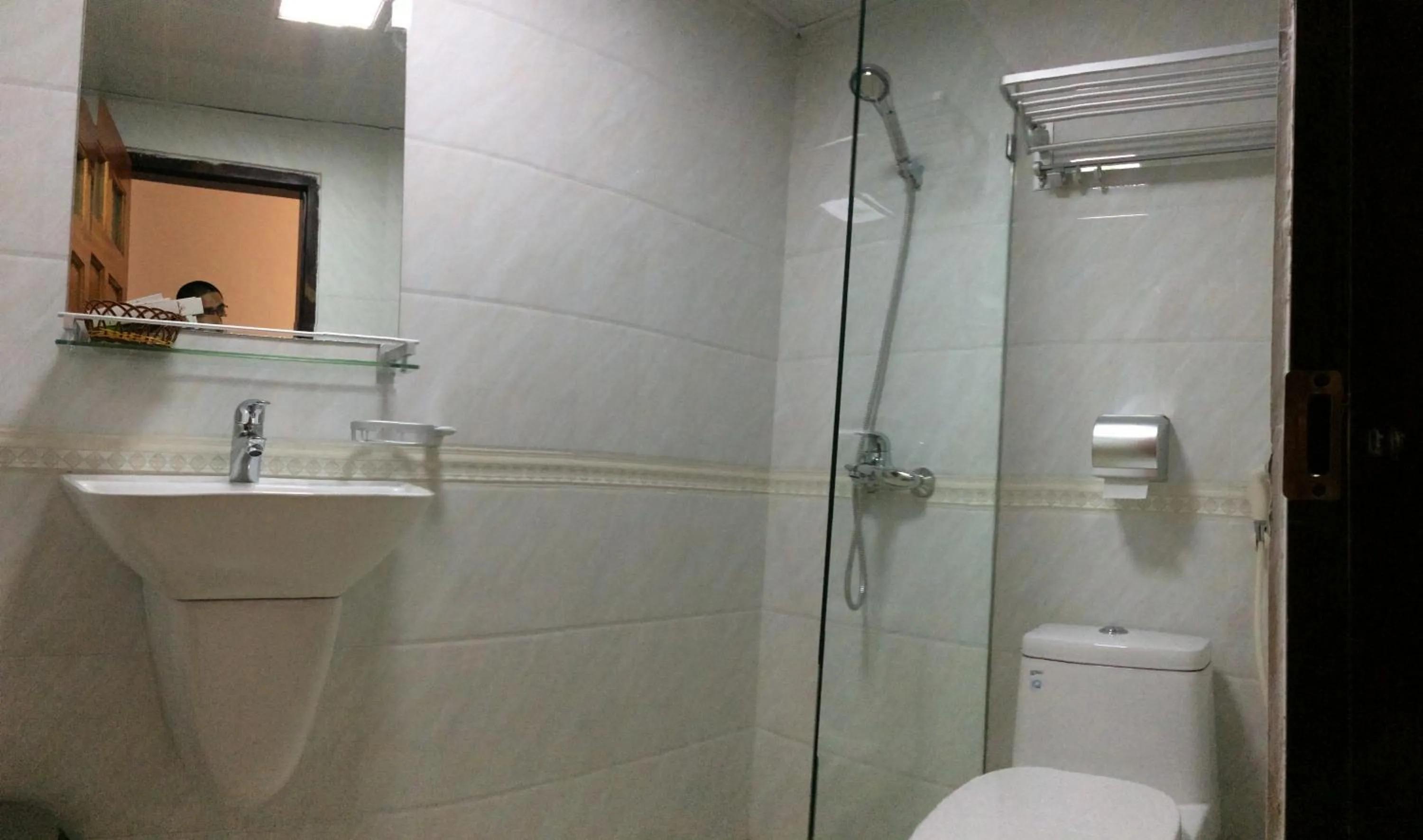 Bathroom in Jeanne Hotel