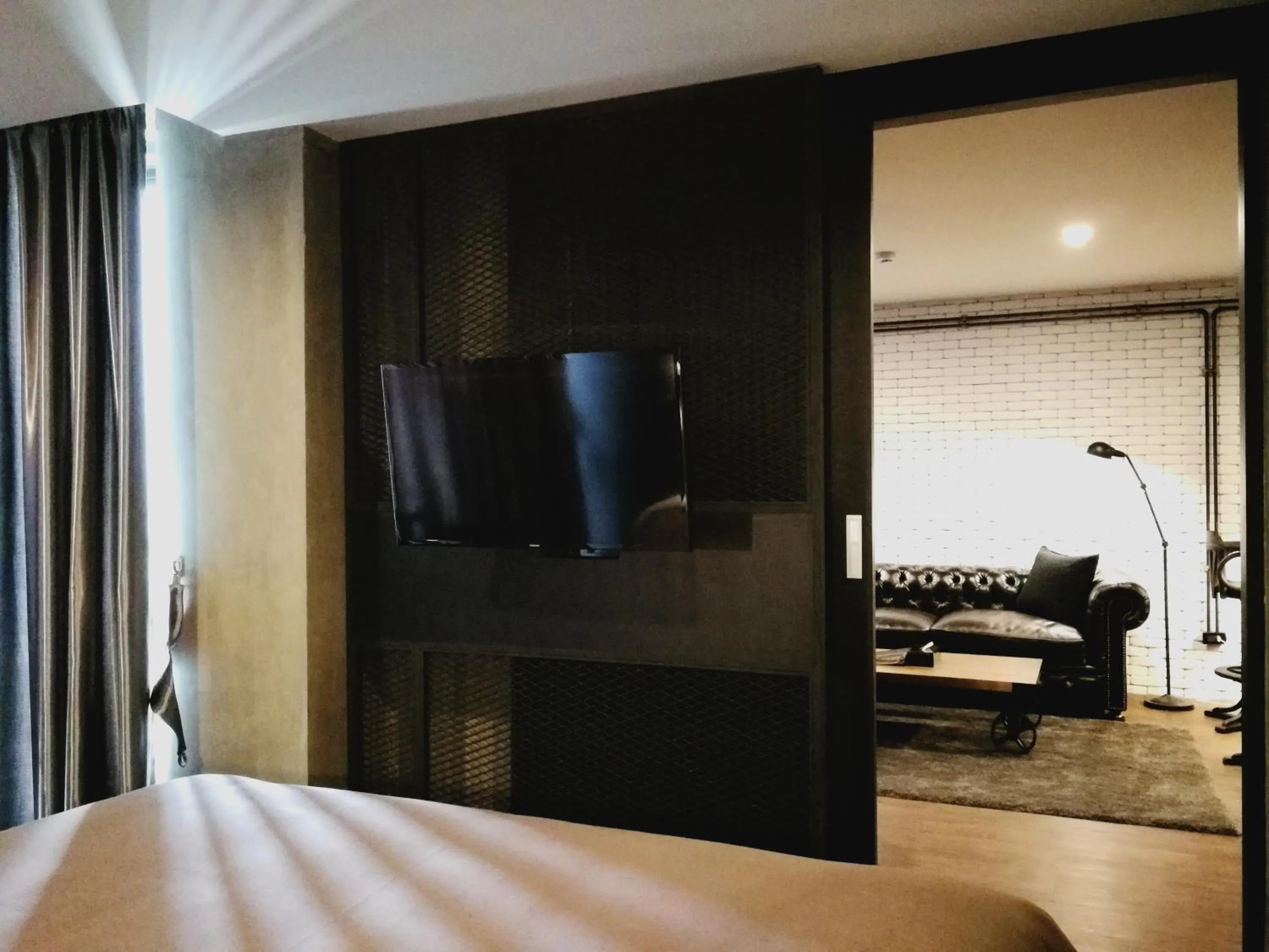 Living room, Bed in S Hadyai Hotel