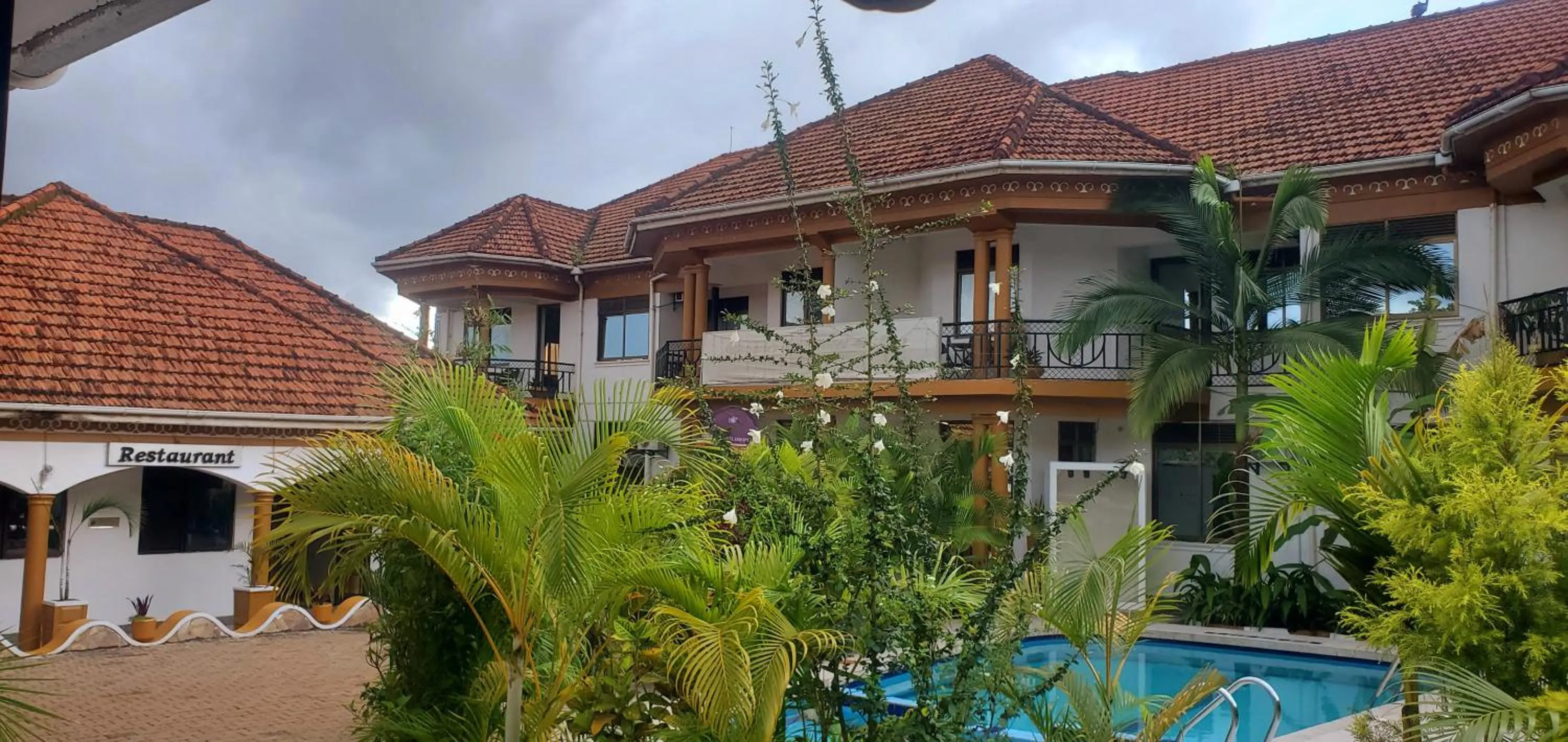 Property building in Mowicribs Hotel and Spa