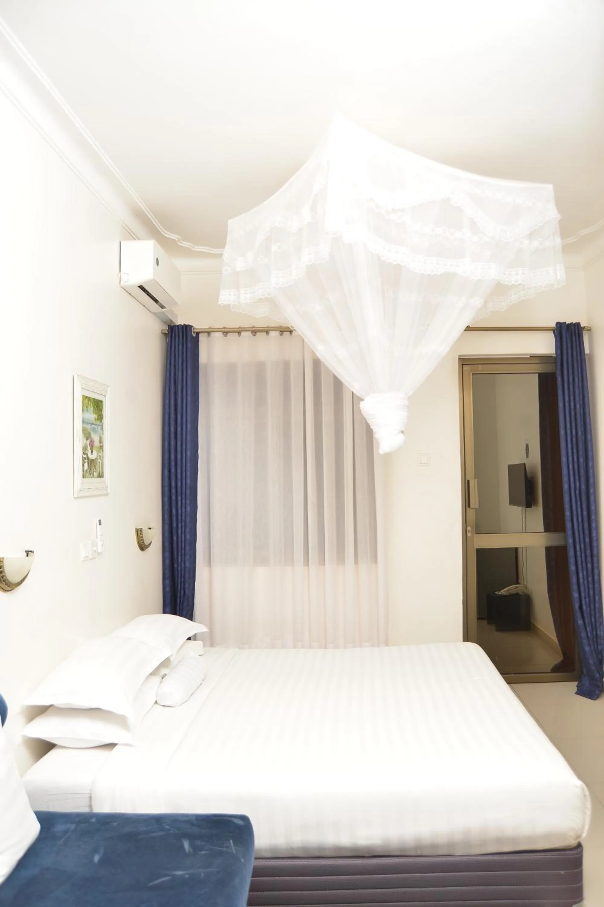 TV and multimedia, Bed in Mowicribs Hotel and Spa