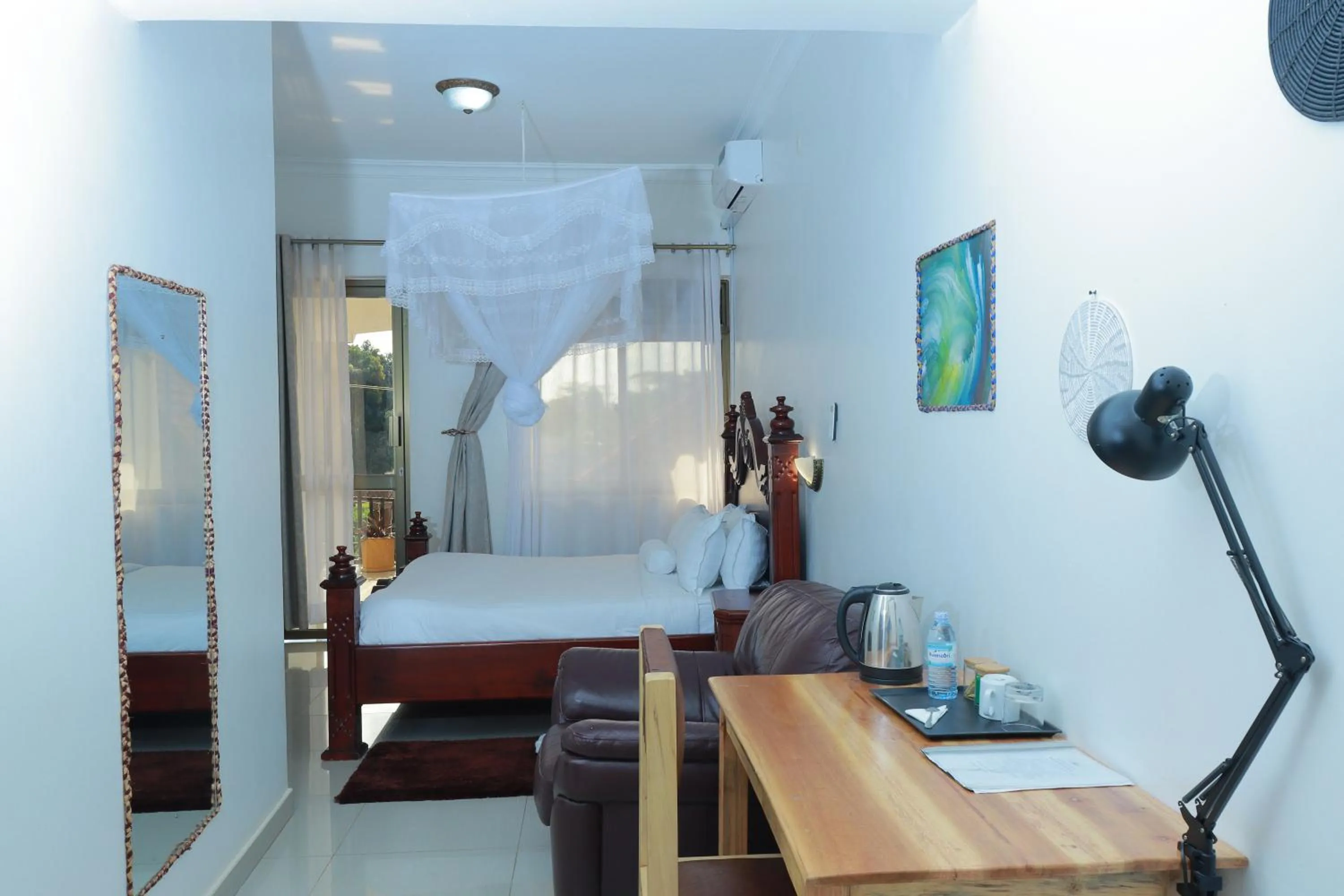 Photo of the whole room, Bed in Mowicribs Hotel and Spa