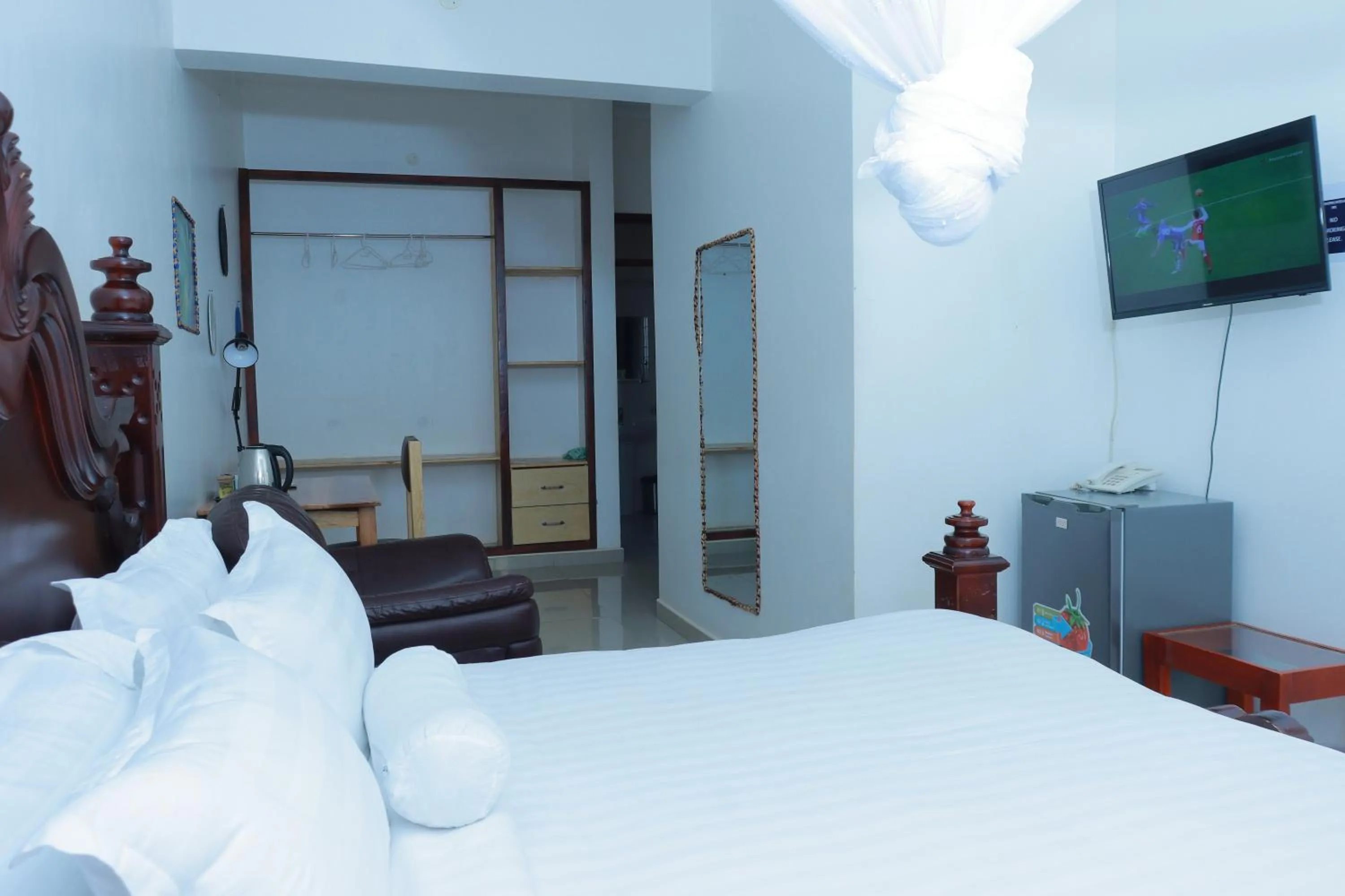 TV and multimedia, Bed in Mowicribs Hotel and Spa